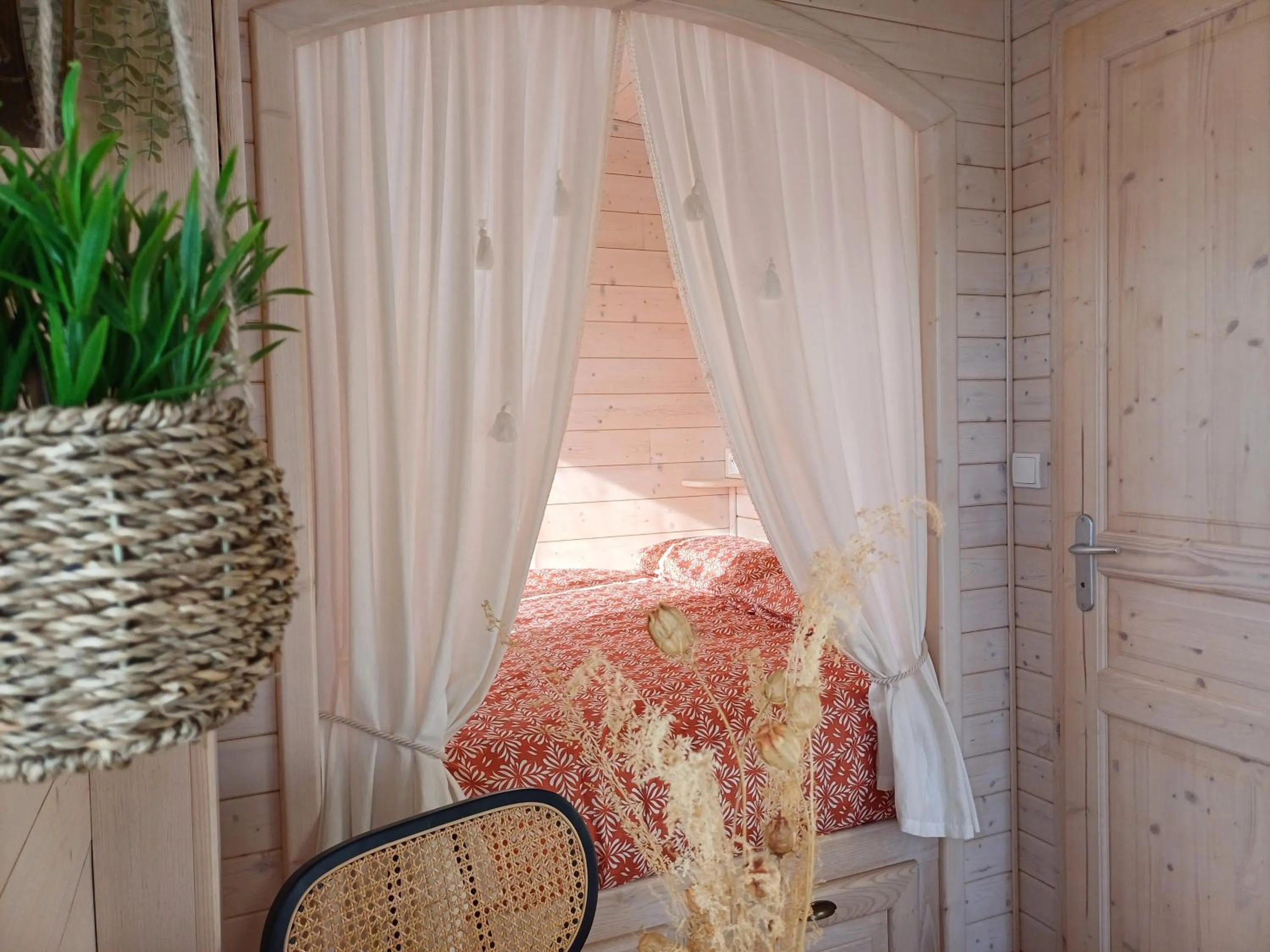 Bedroom in La Bastide du Moulin - Mont St Michel