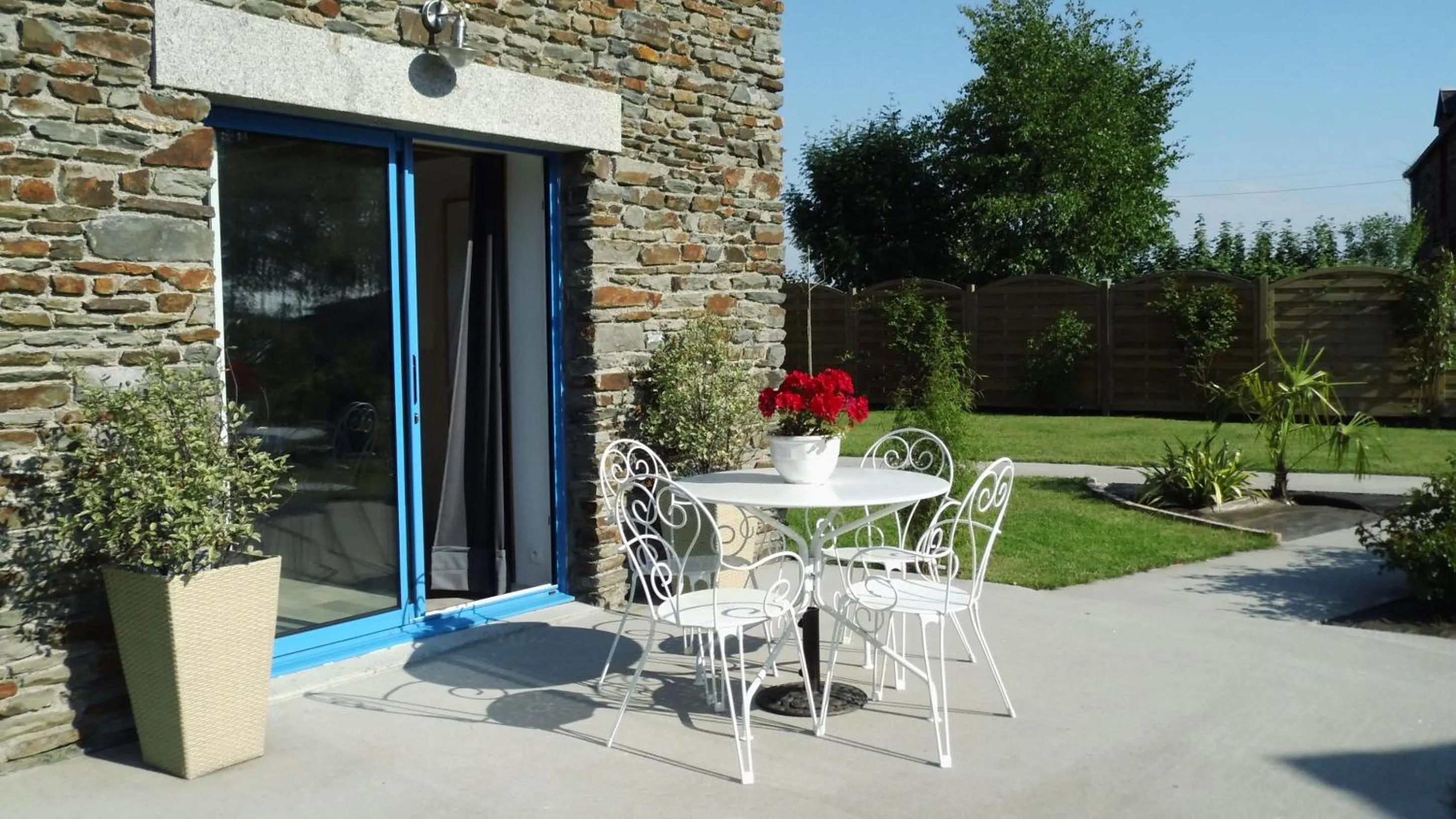 BBQ facilities in La Bastide du Moulin - Mont St Michel