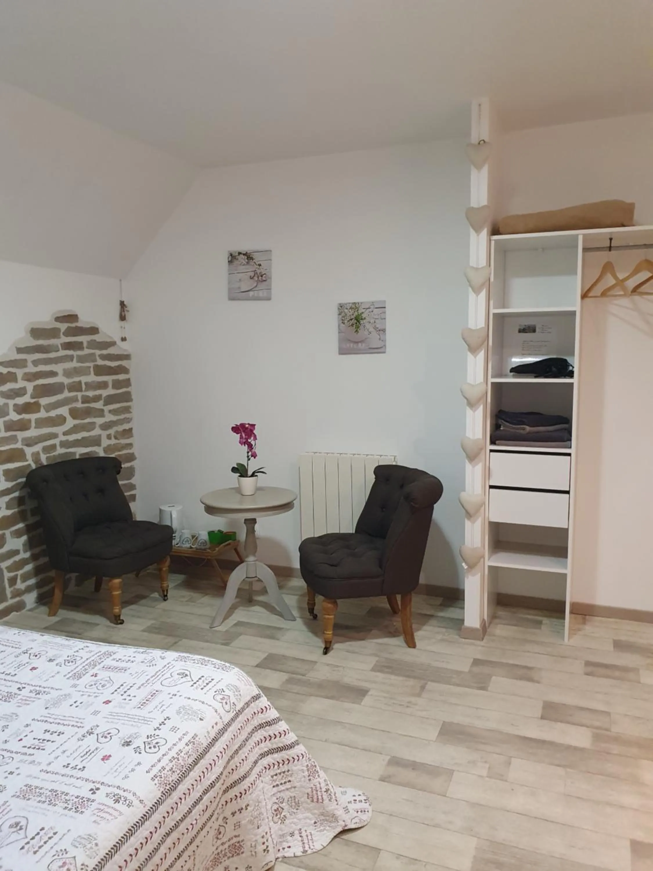 Bedroom, Bed in La Bastide du Moulin - Mont St Michel