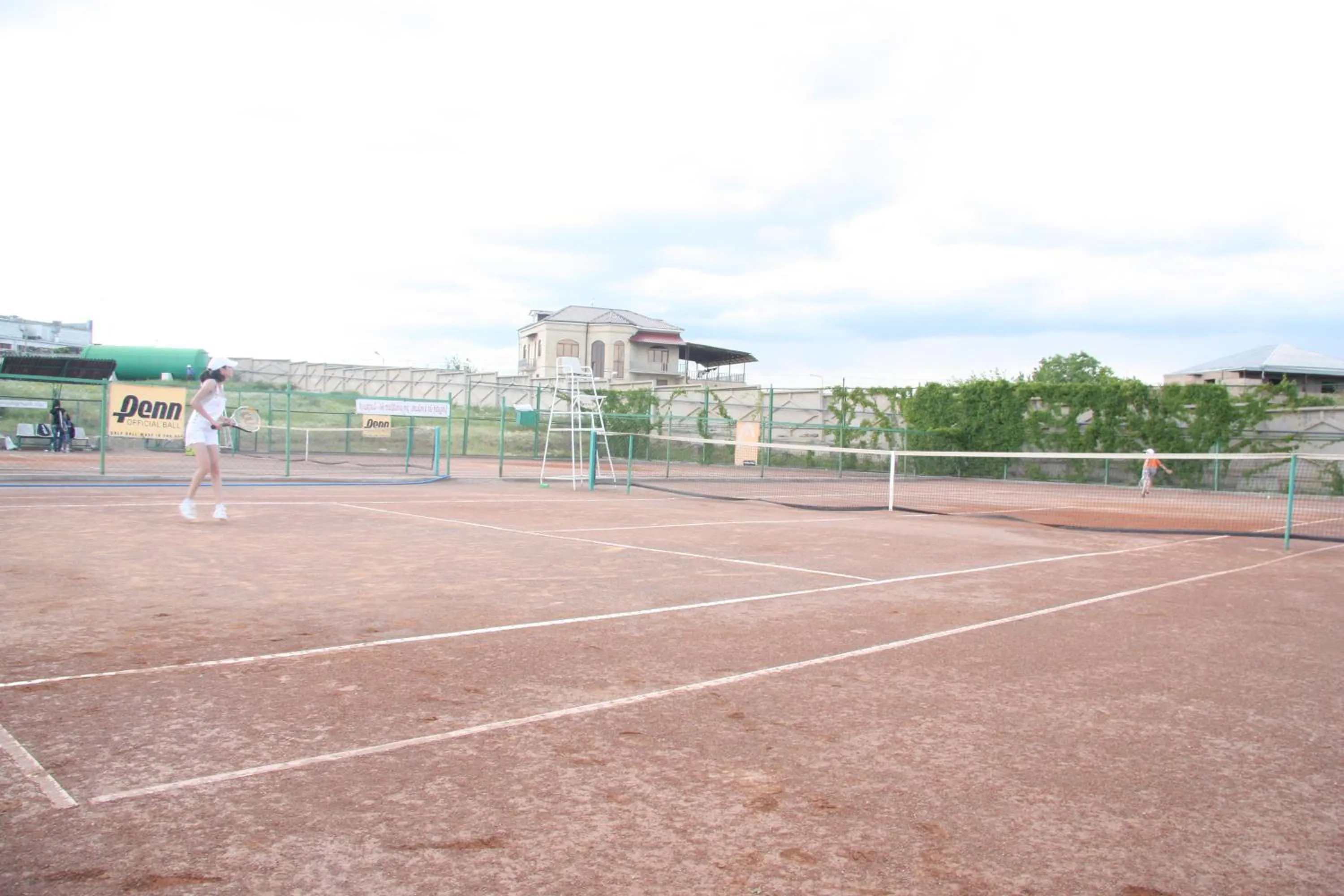 Tennis court in Cross Health Spa Center