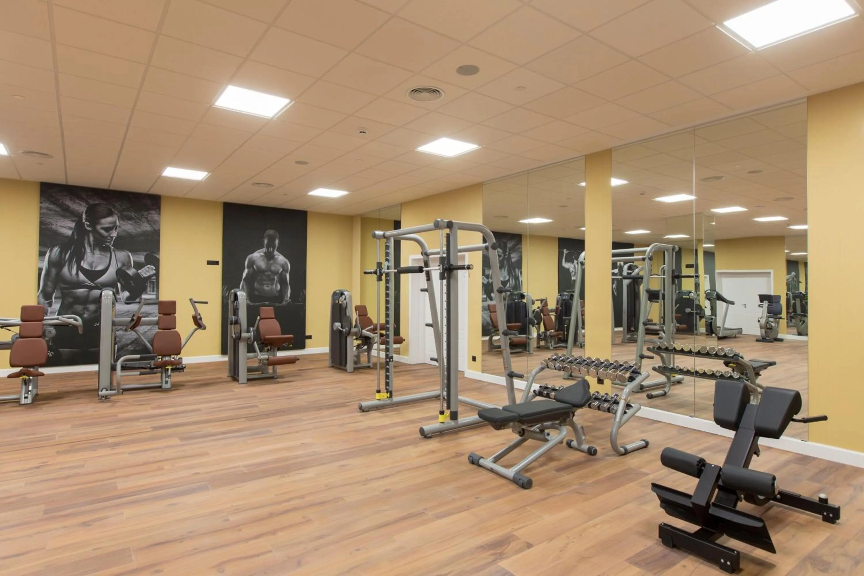 Fitness centre/facilities in Four Points by Sheraton Costa Blanca Villas