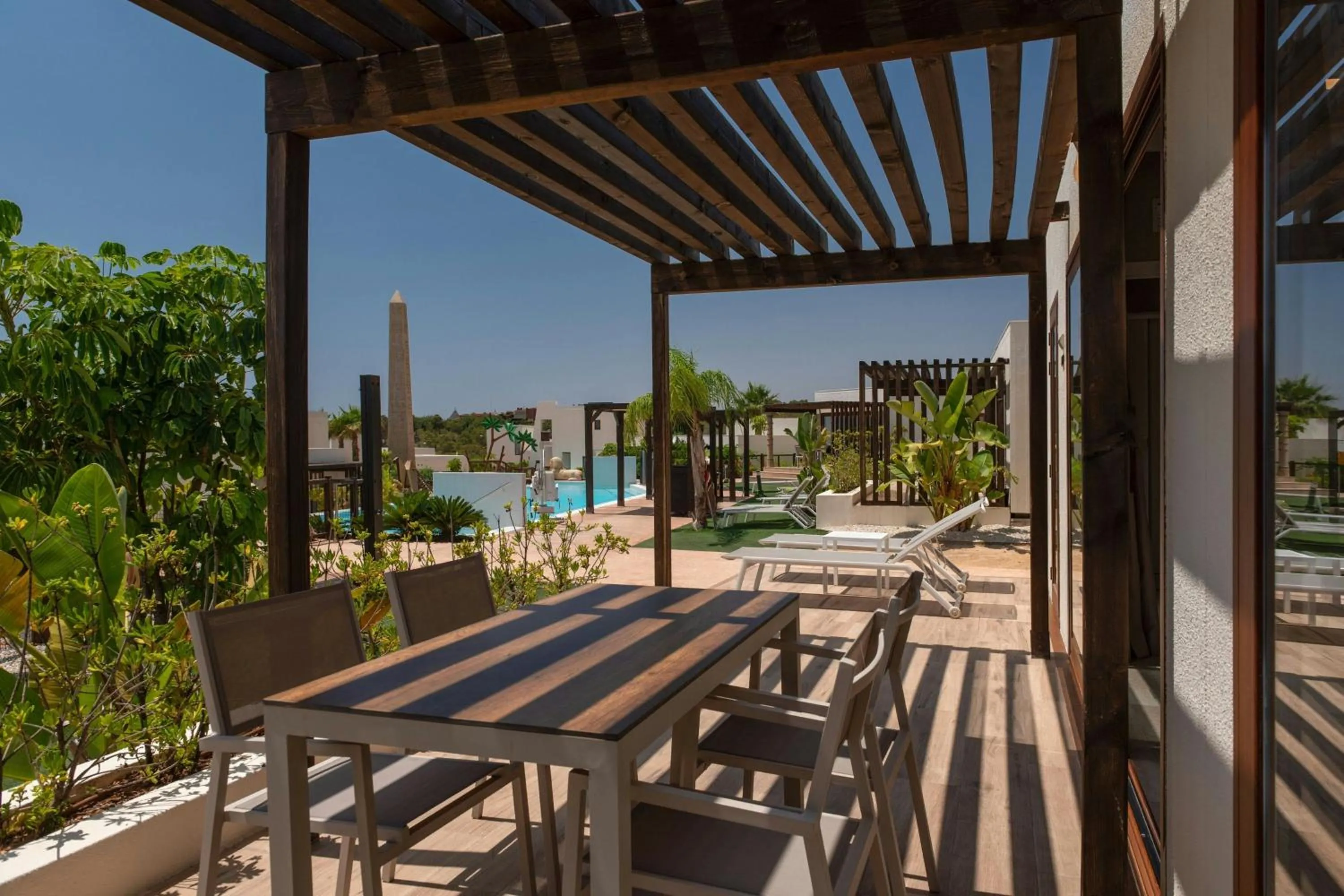 Photo of the whole room in Four Points by Sheraton Costa Blanca Villas