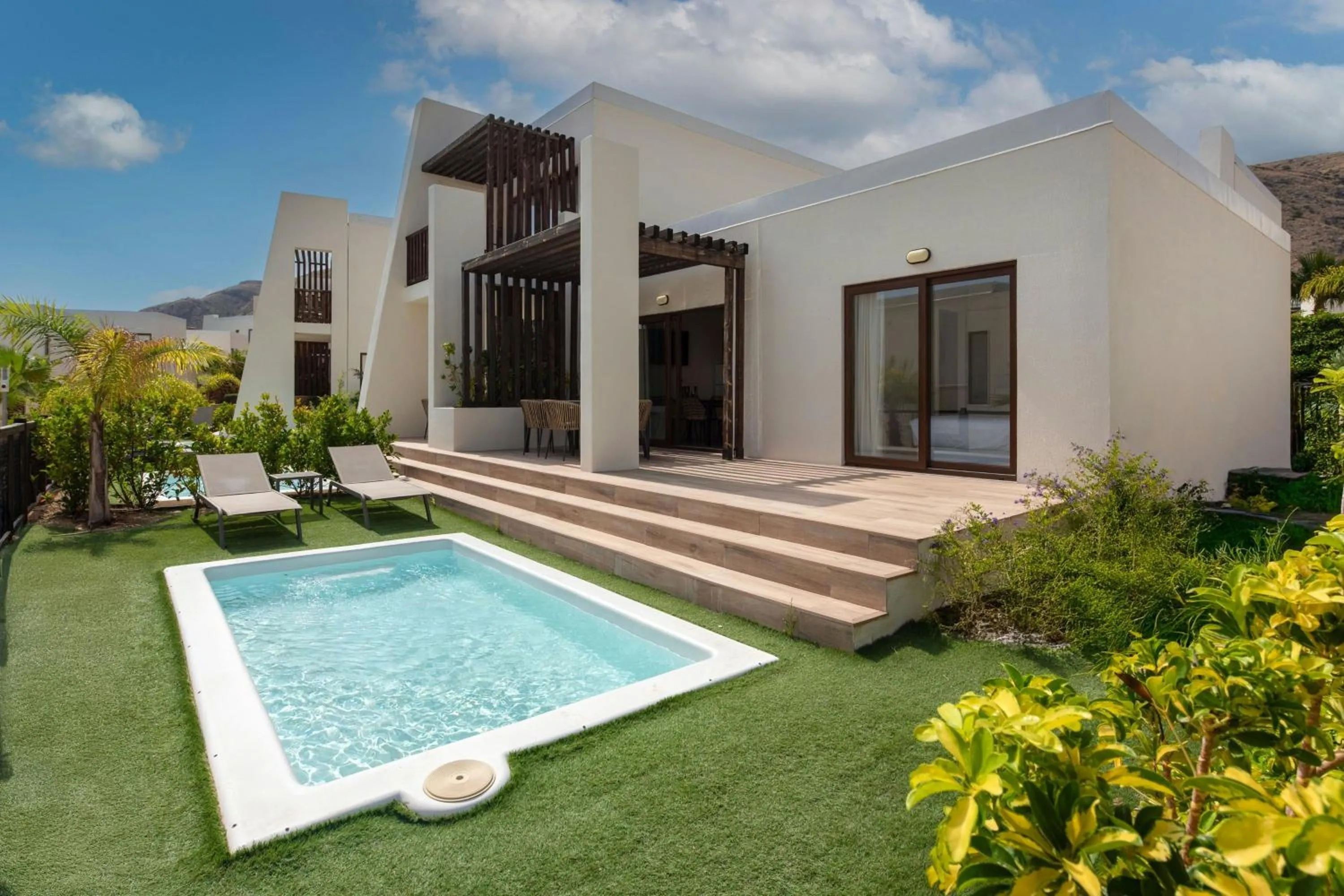 Swimming pool in Four Points by Sheraton Costa Blanca Villas