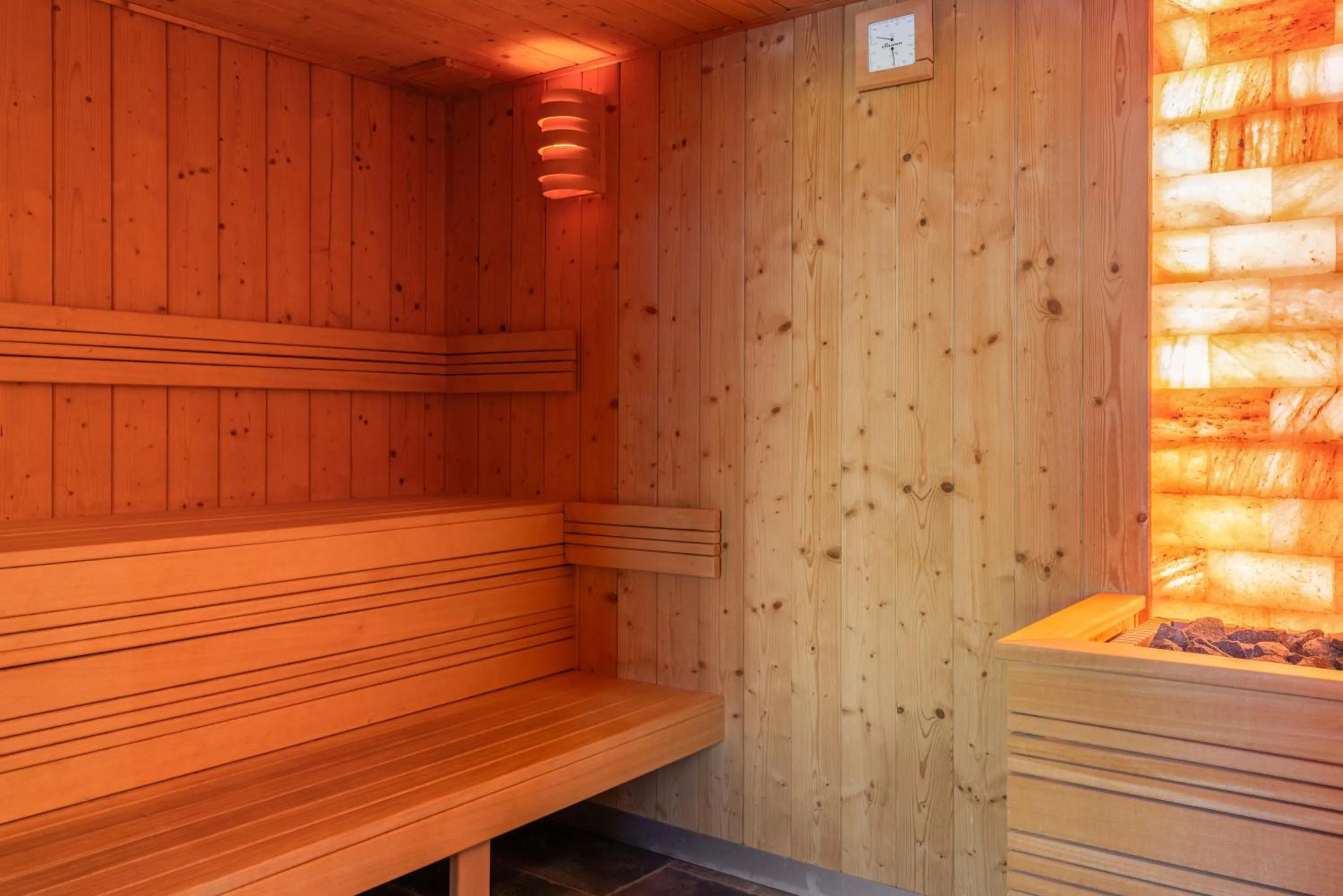 Sauna in Domaine de la Résidence - Hôtel, Spa & Restaurant