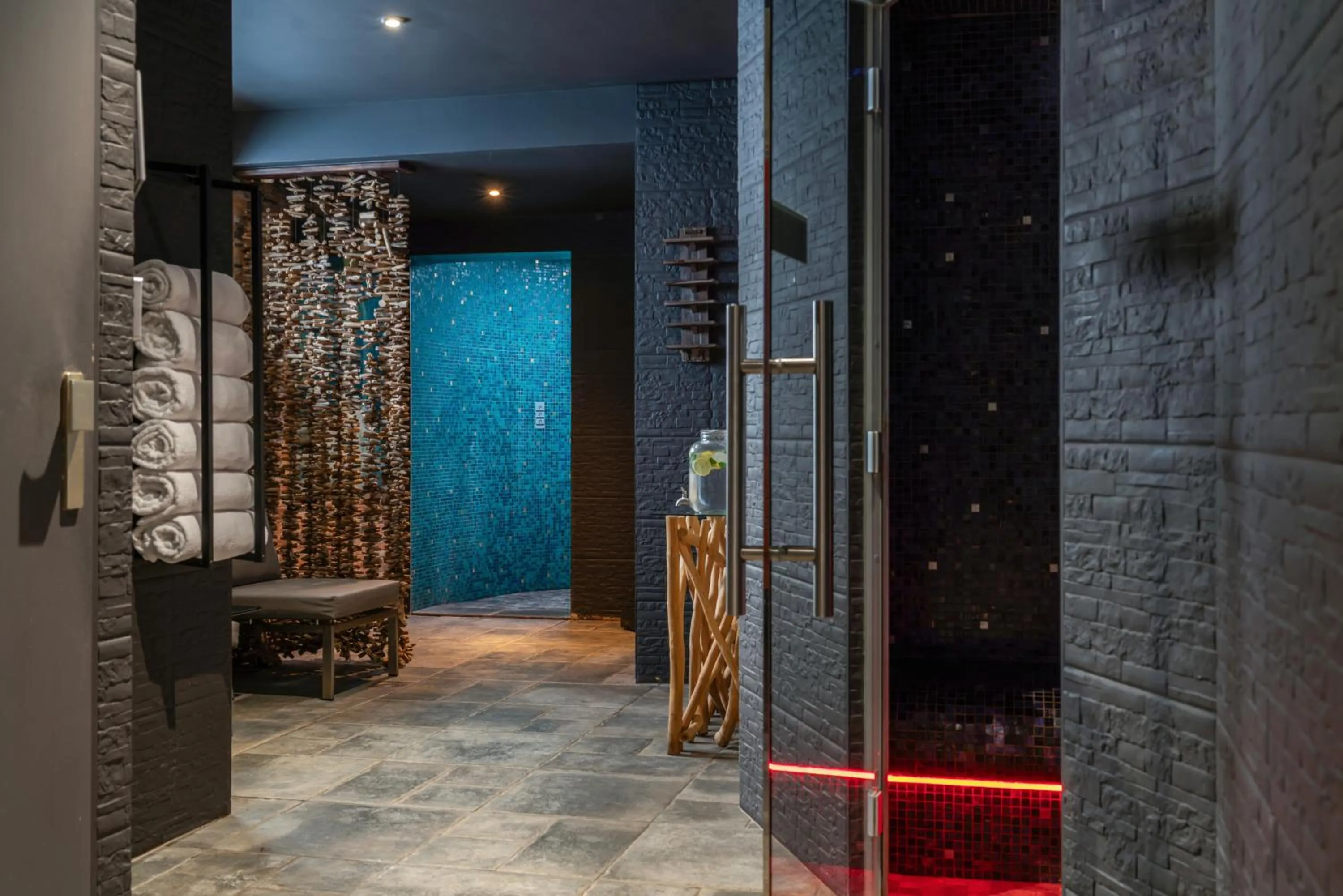 Spa and wellness centre/facilities in Domaine de la Résidence - Hôtel, Spa & Restaurant