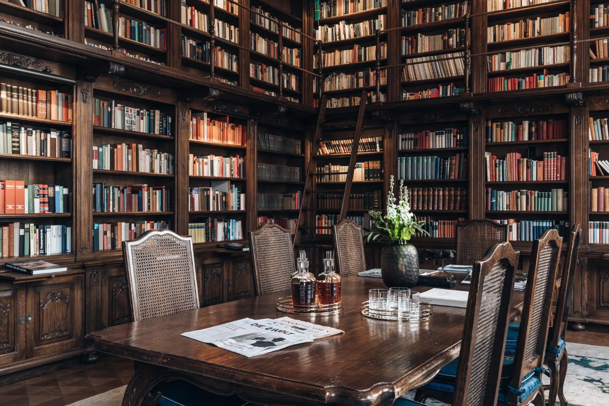 Library in Althoff Grandhotel Schloss Bensberg