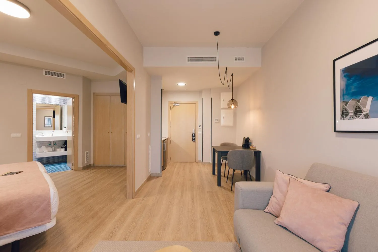 Bed in Palau Suites & Apartments