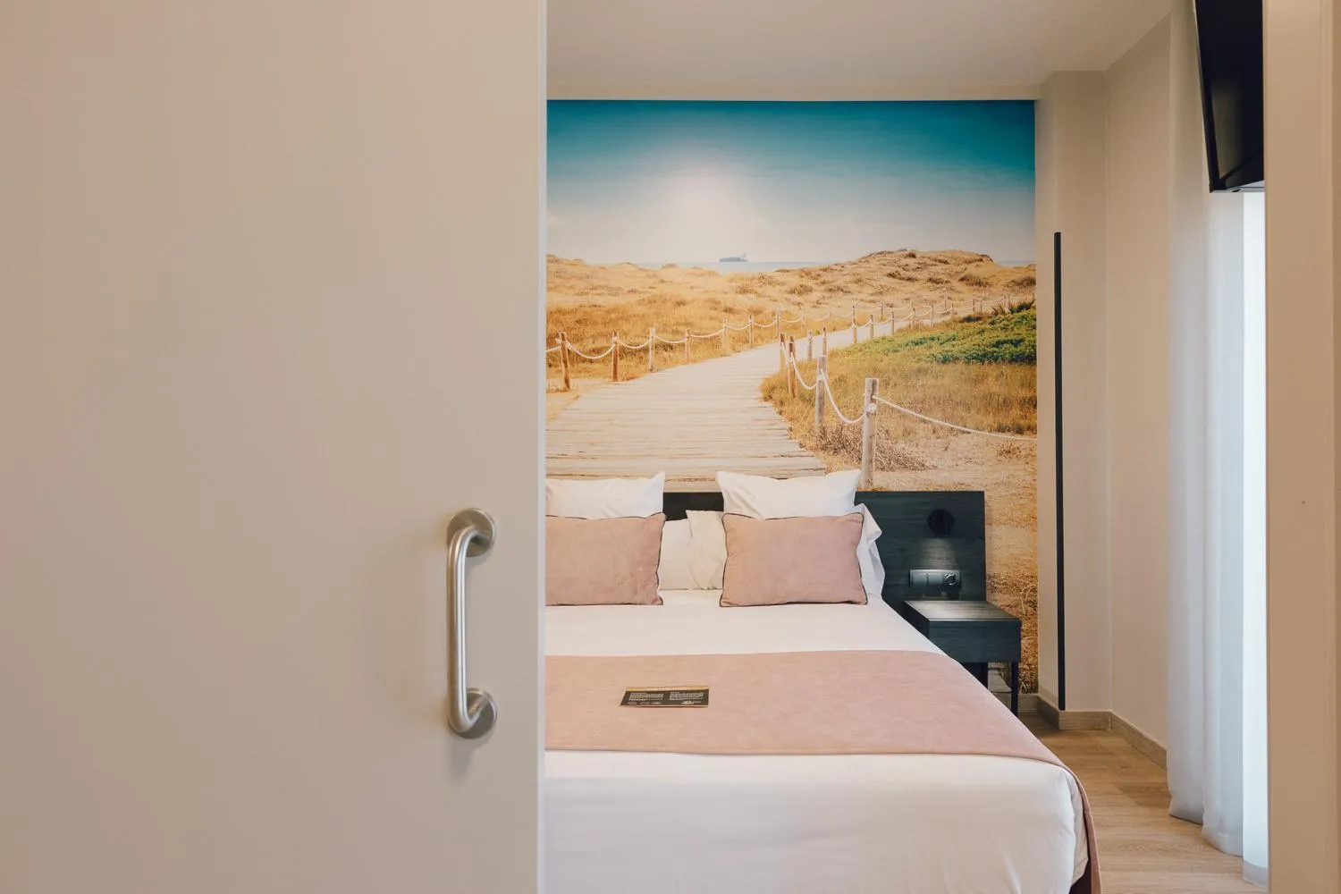 Bed in Palau Suites & Apartments