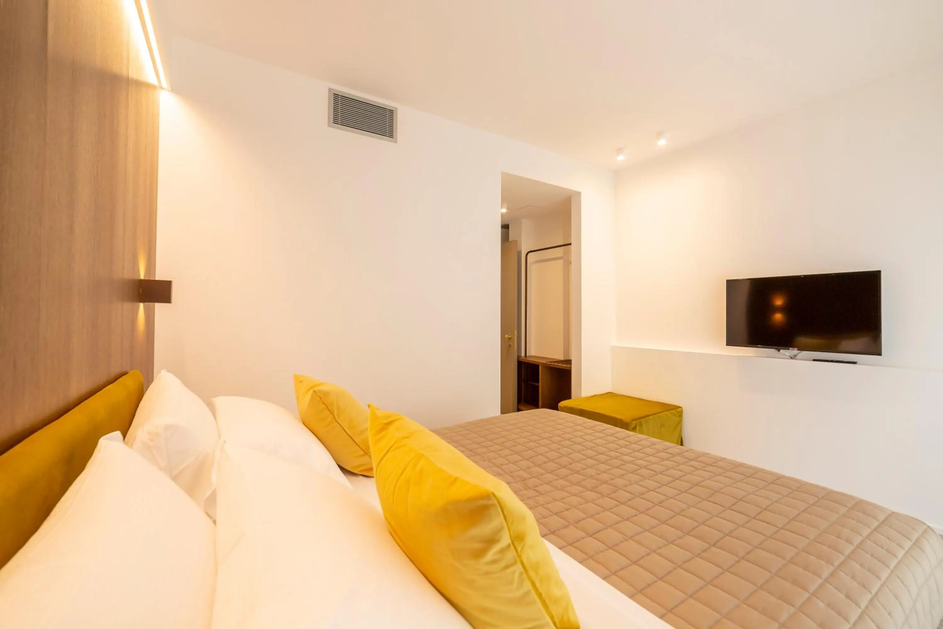 Photo of the whole room, Bed in Le Stanze del Lago Lake View