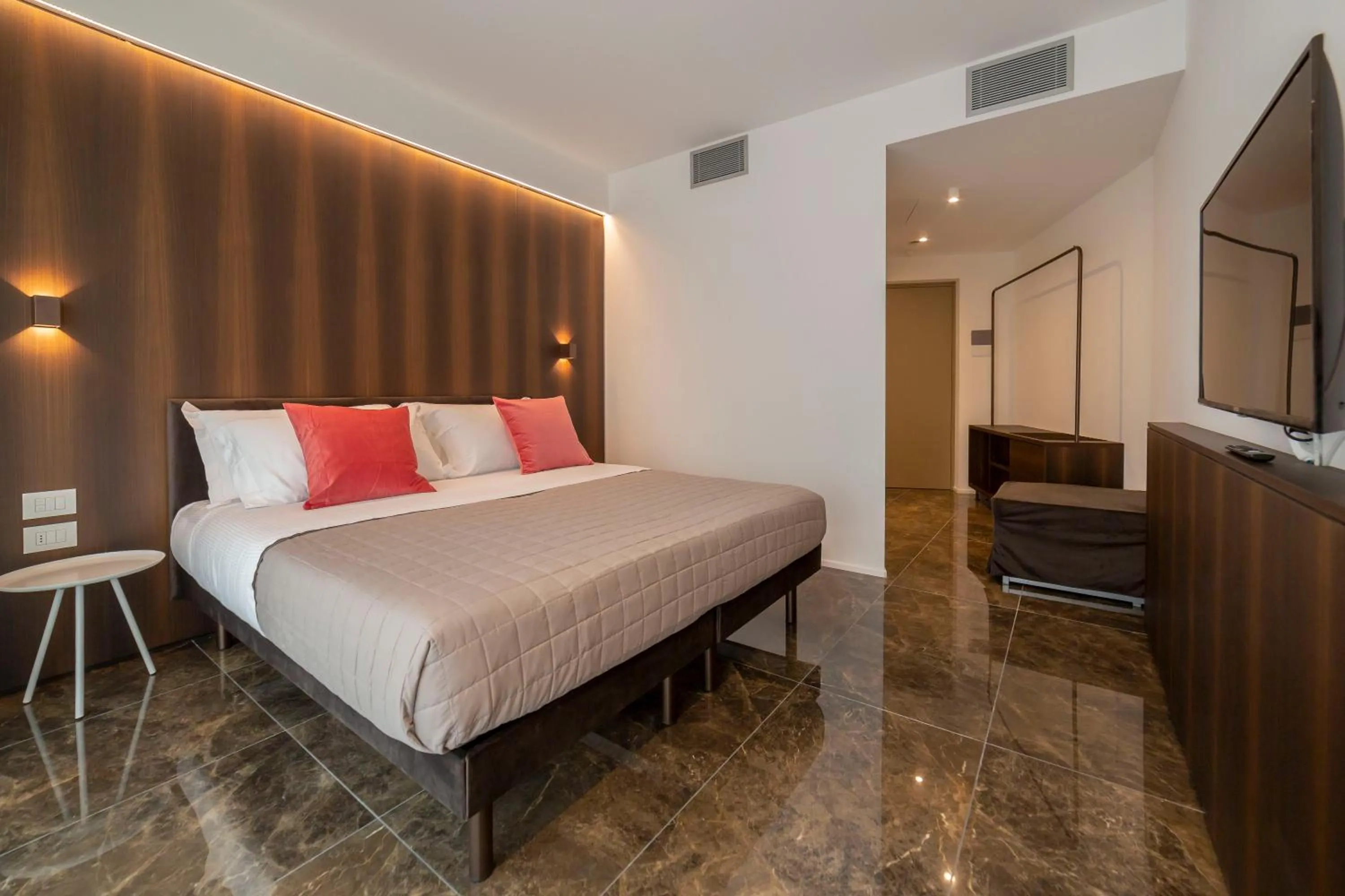 Photo of the whole room, Bed in Le Stanze del Lago Lake View