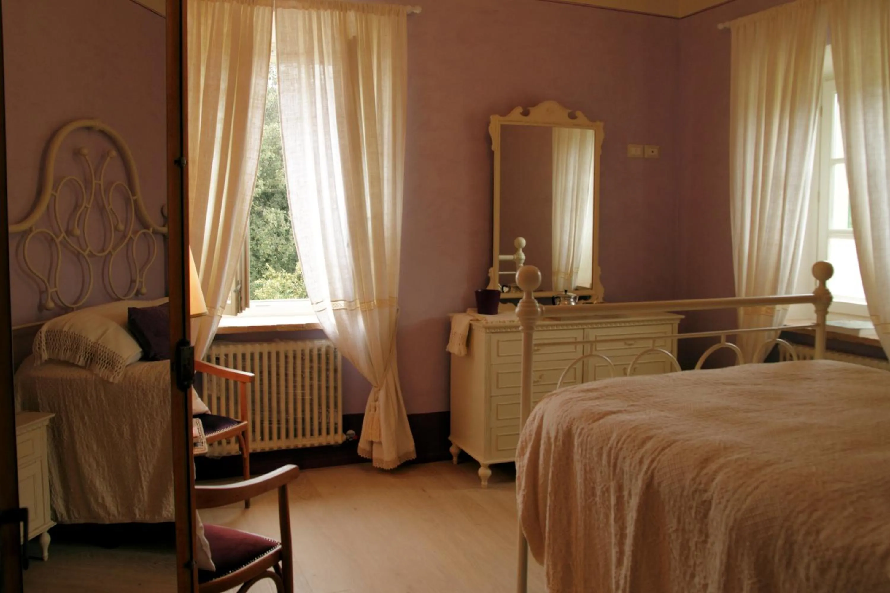 Decorative detail, Bed in Casa Soleluna B&B