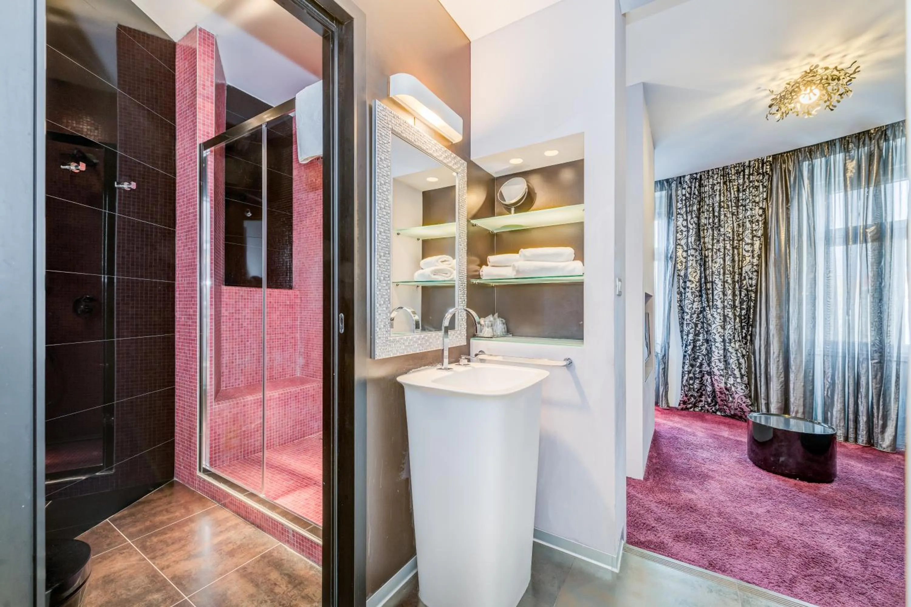 Bathroom in Starlight Luxury Rooms