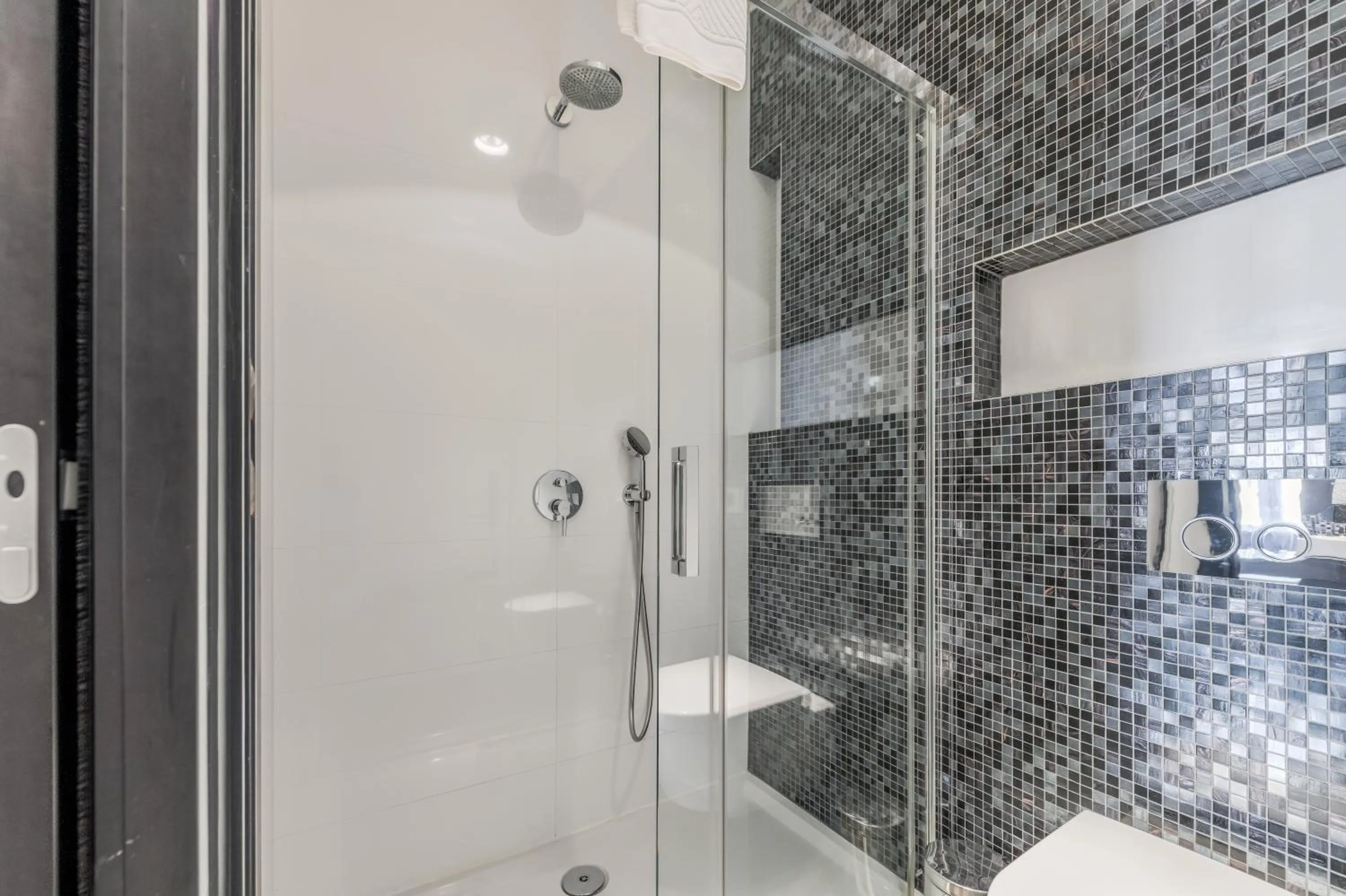 Bathroom in Starlight Luxury Rooms