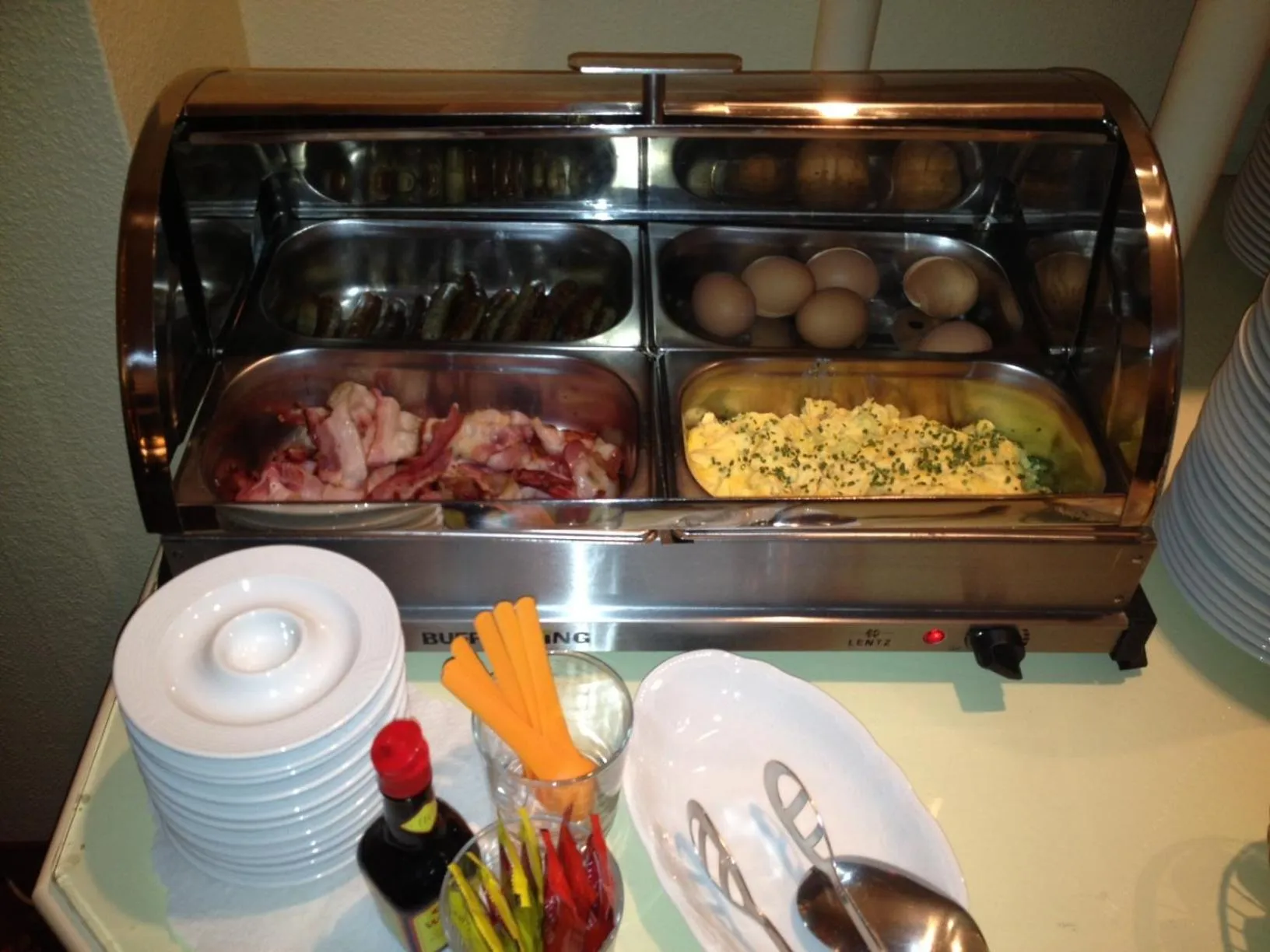 Food and drinks in Hotel Kronprinz Garni