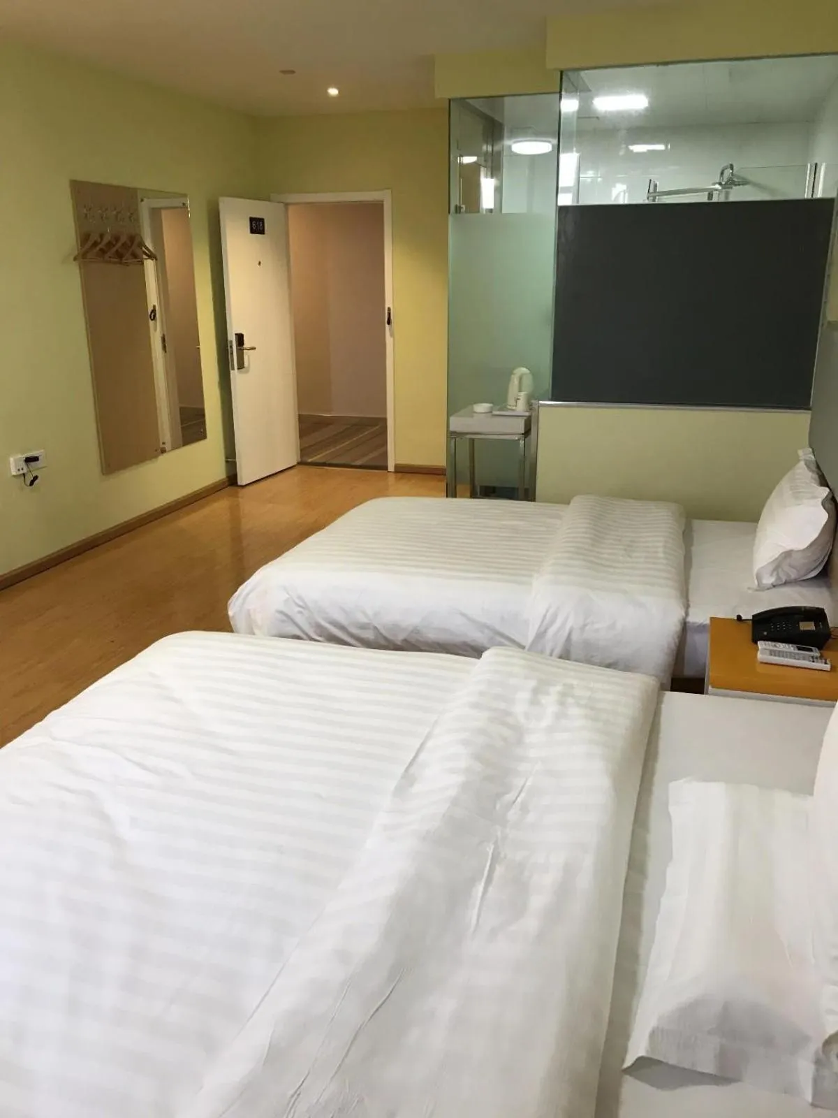 Bed in 7 Days Inn (Hangzhou Xiaoshan Airport West Gate)