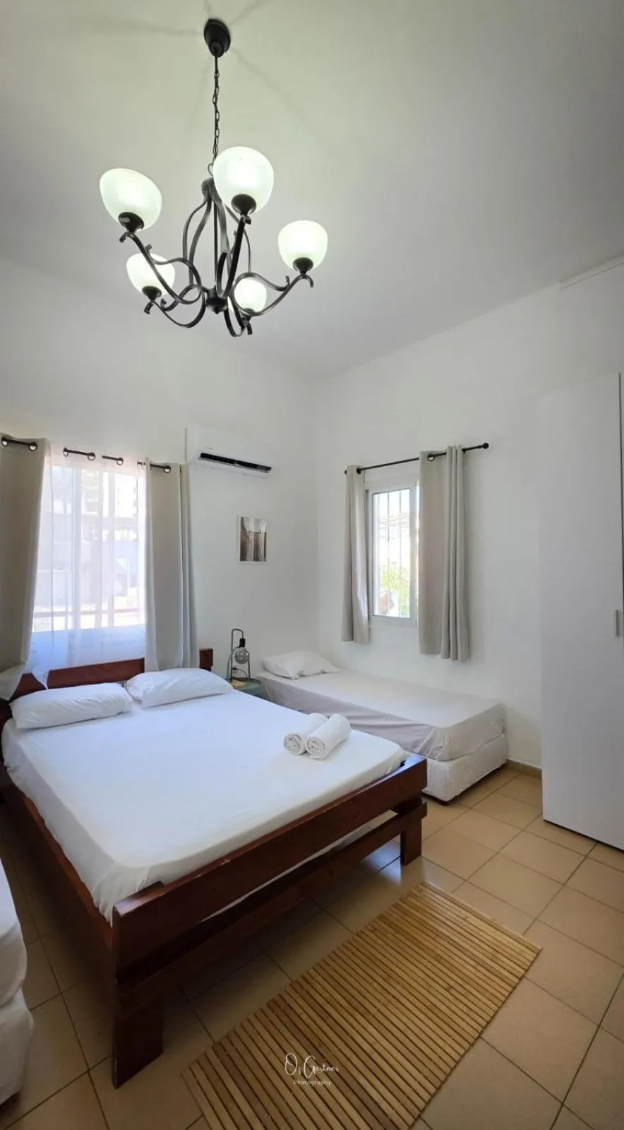 Living room, Bed in City Center Apartments