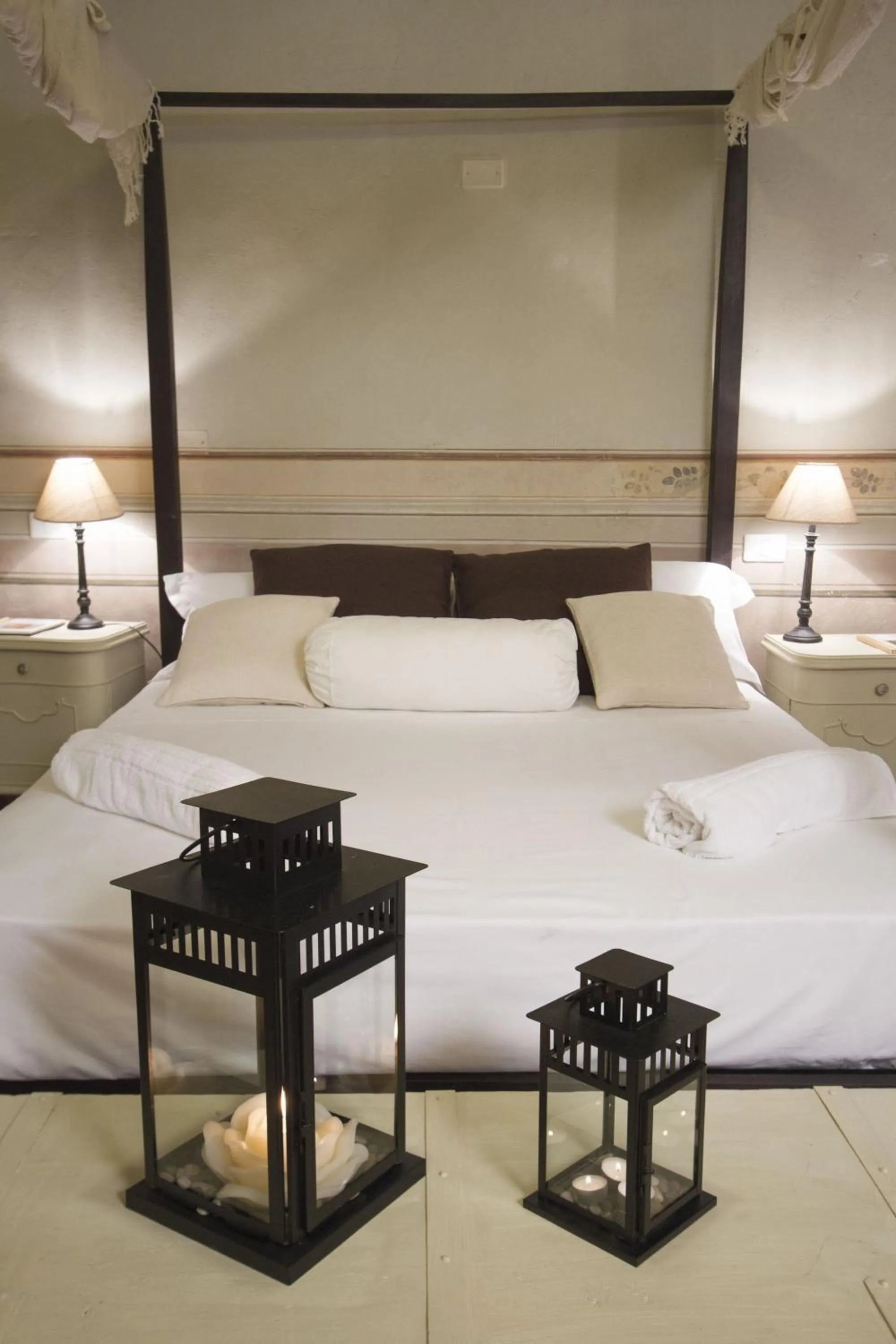 Bedroom in Cortona Suite