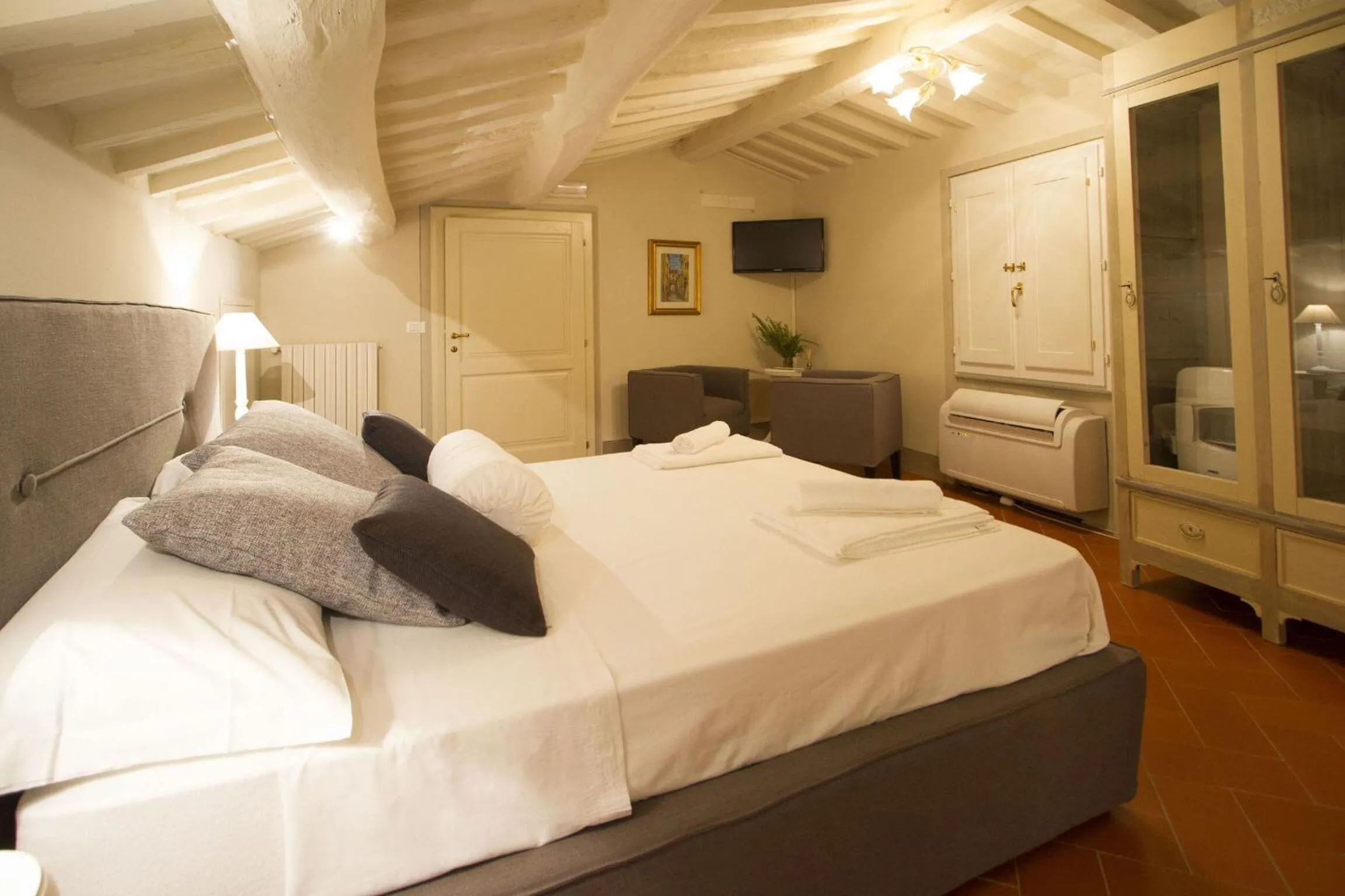 Bedroom in Cortona Suite