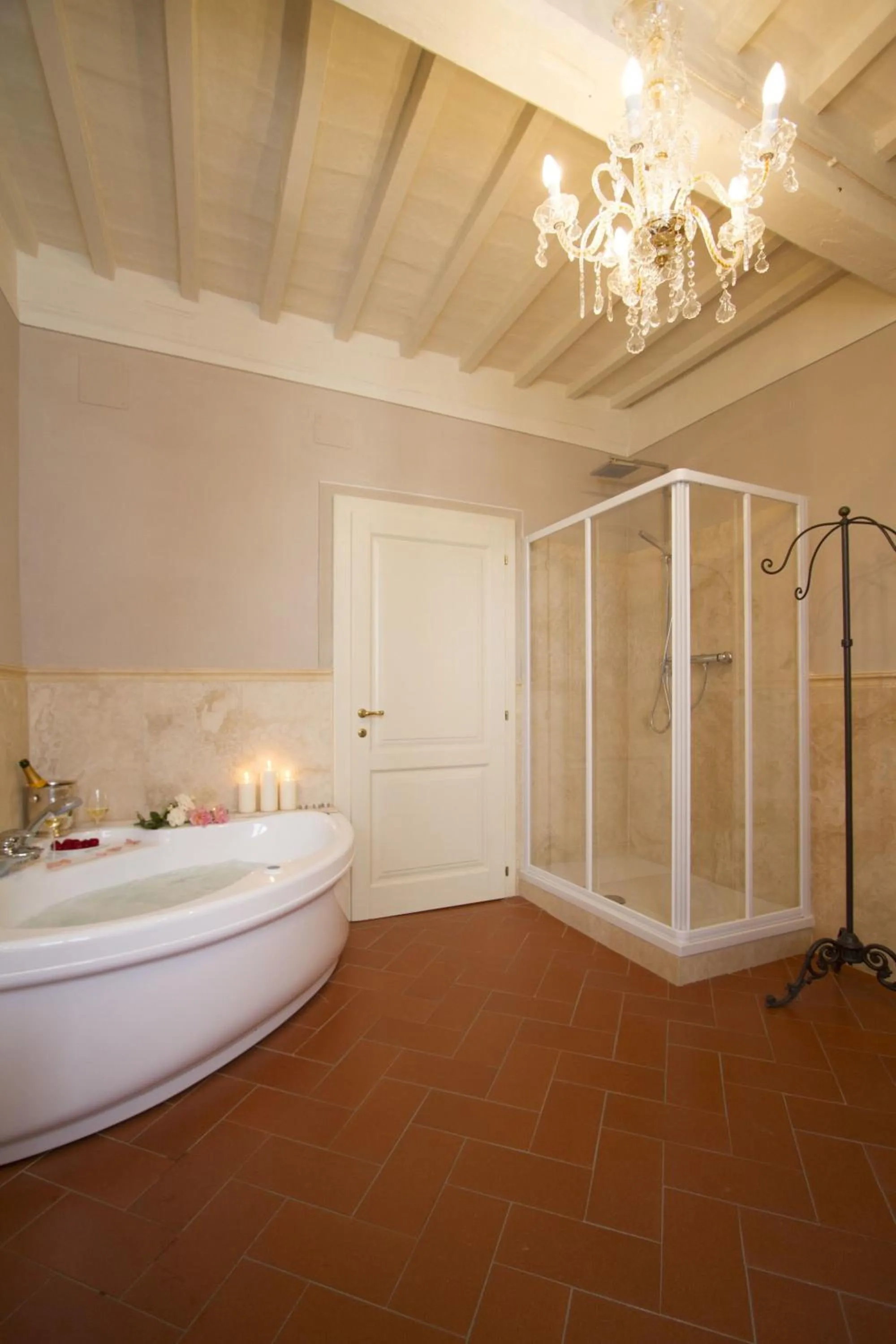 Hot Tub in Cortona Suite