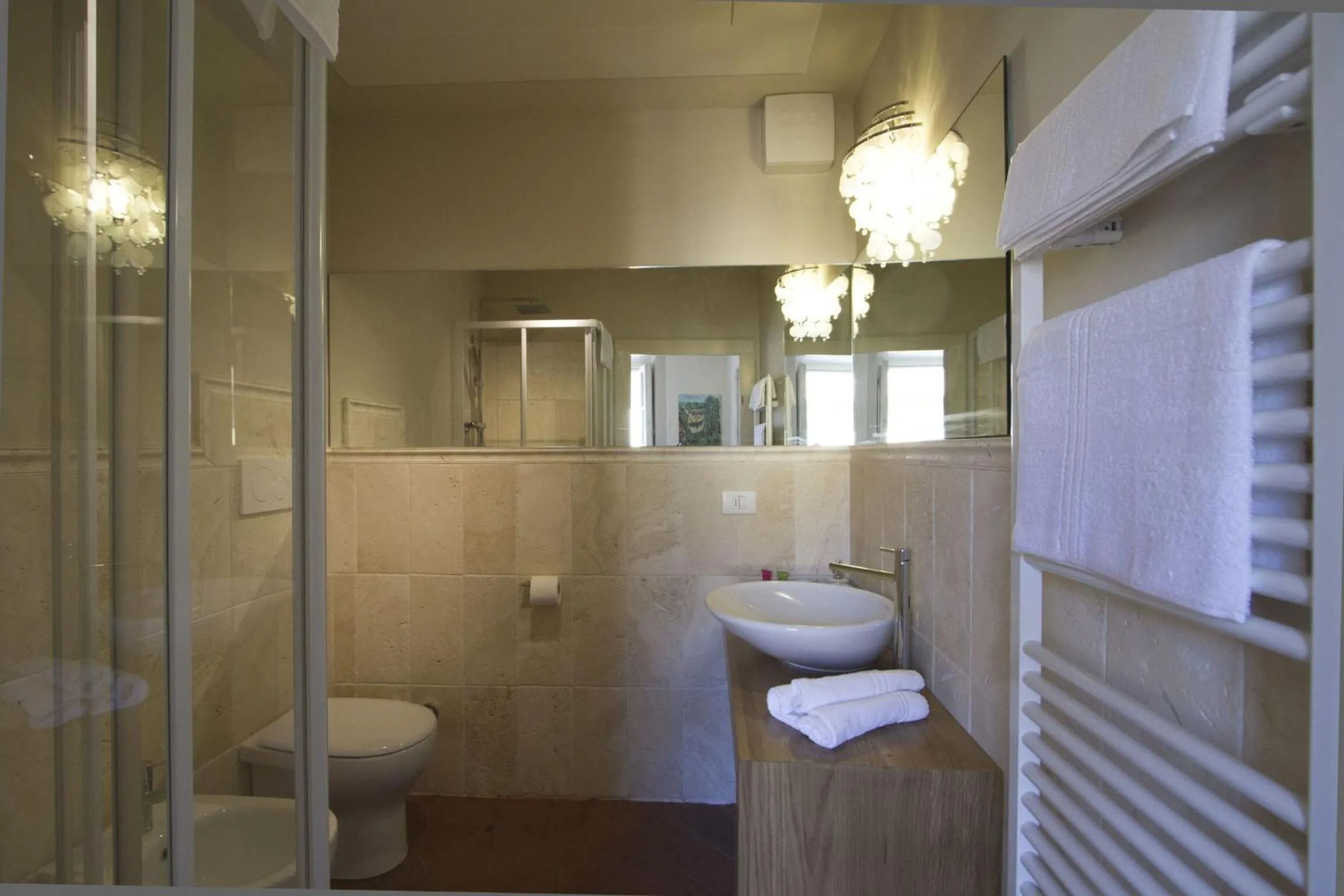 Bathroom in Cortona Suite