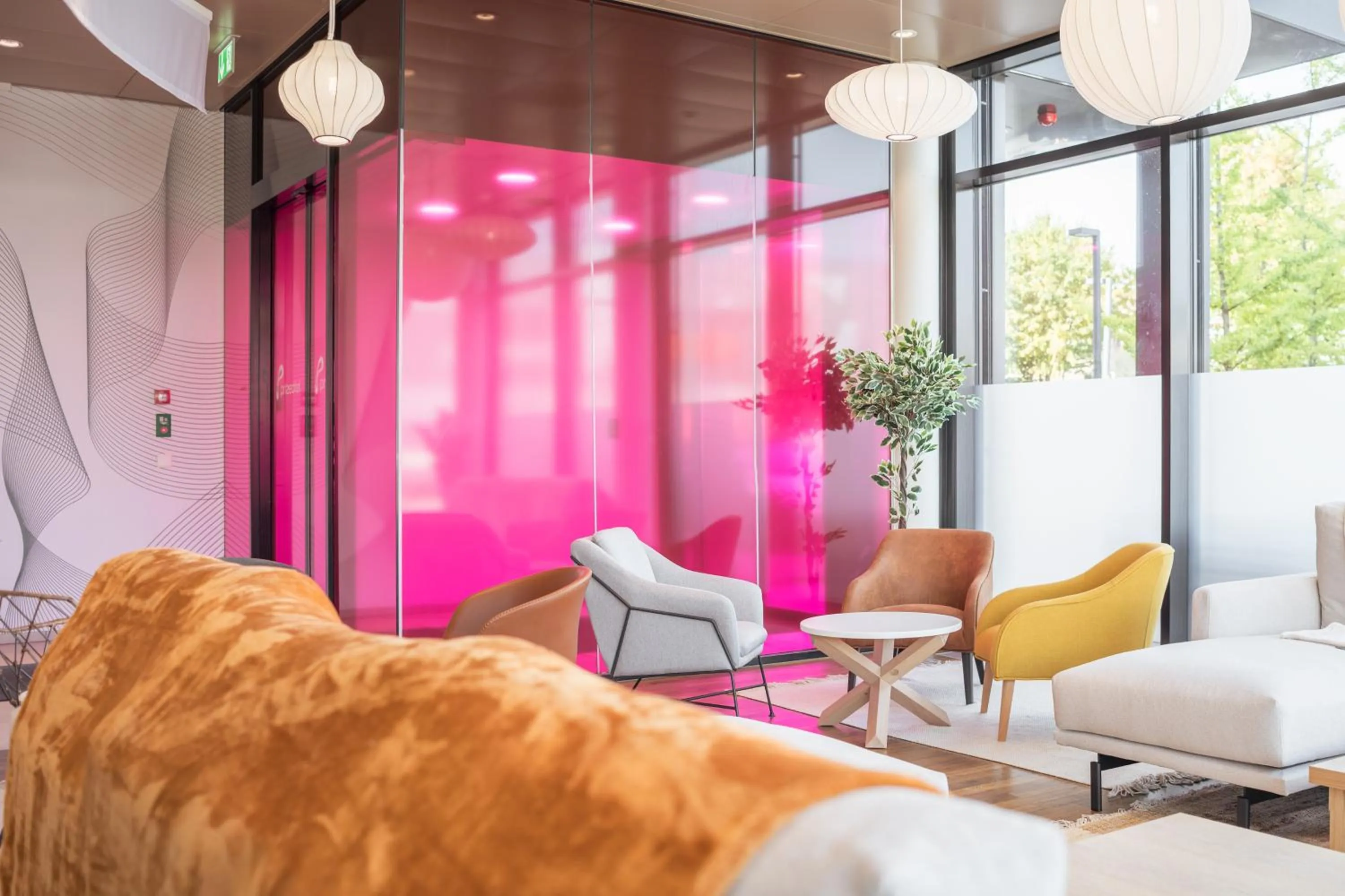 Communal lounge/ TV room in prizeotel Affoltern Am Albis