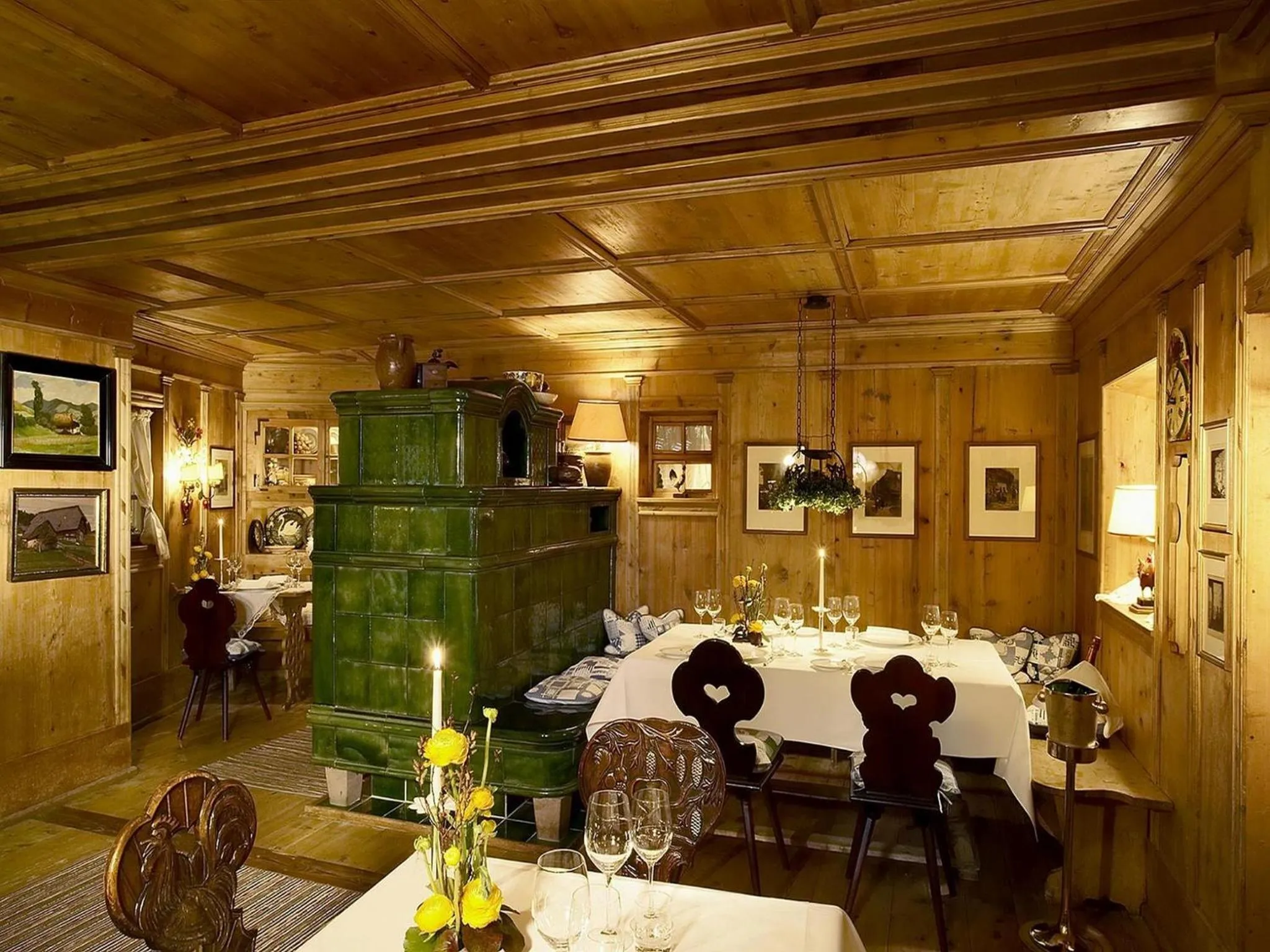 Restaurant/places to eat in Colombi Hotel