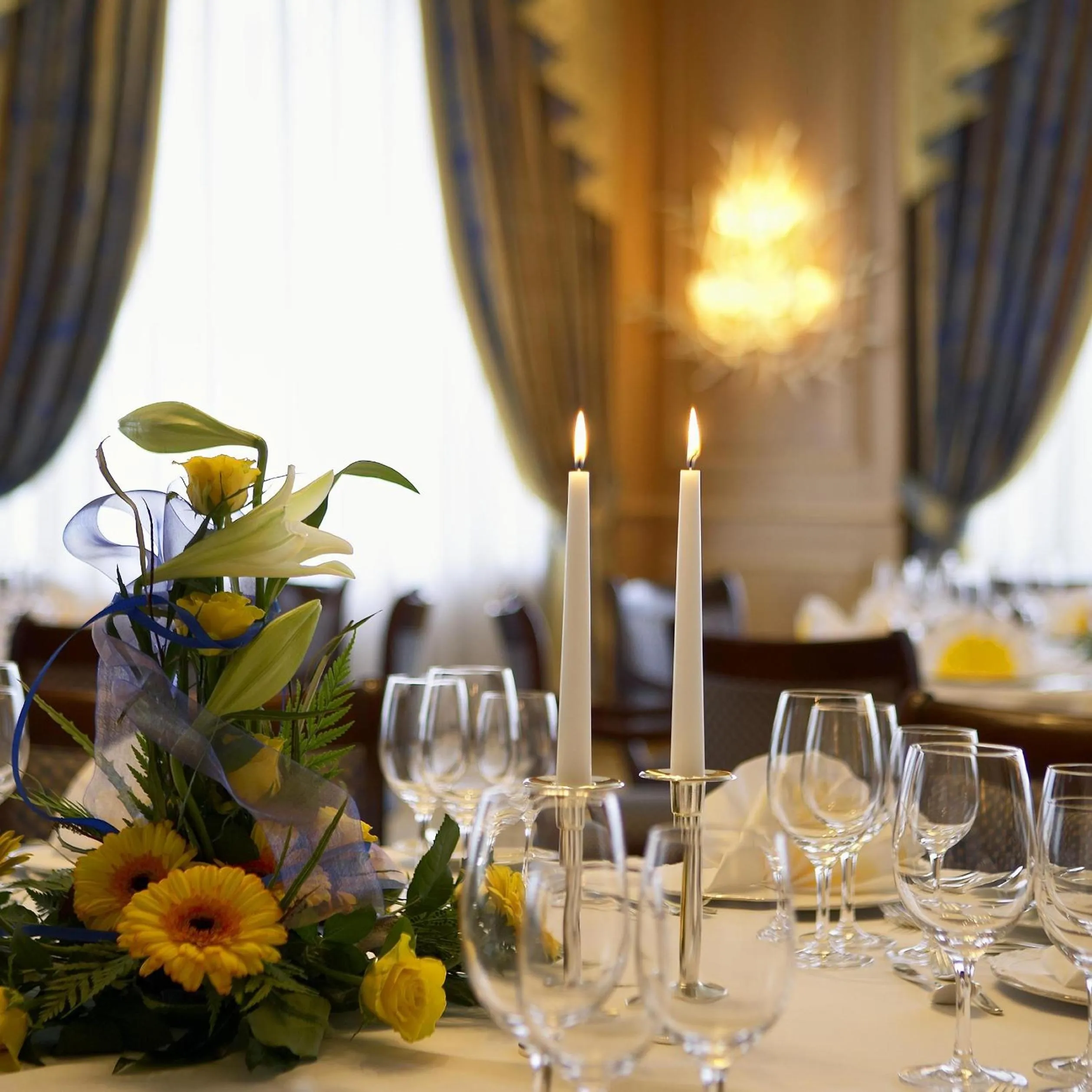 Restaurant/places to eat in Colombi Hotel