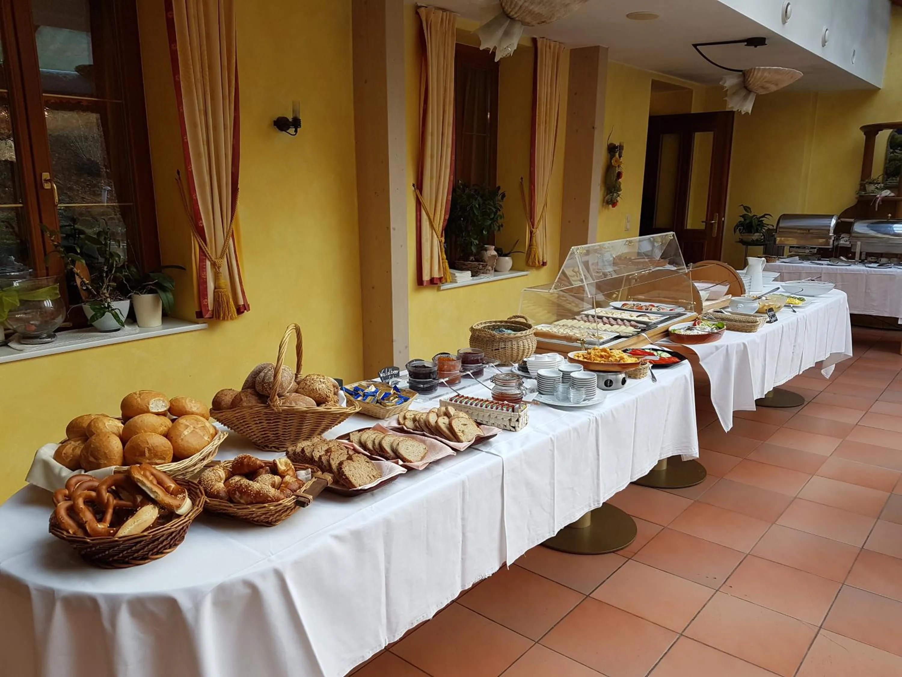 Buffet breakfast in Hotel 3 Könige