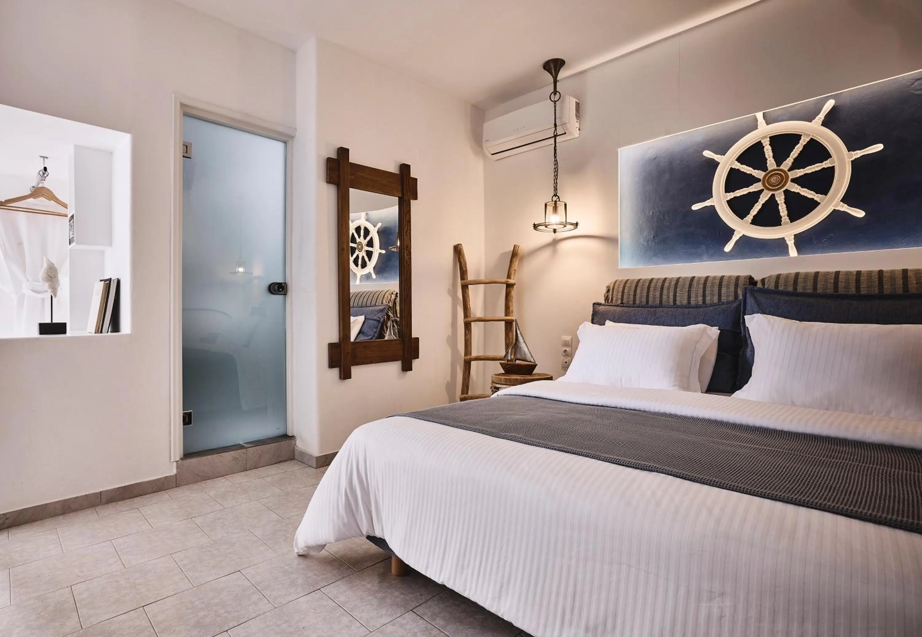 Photo of the whole room, Bed in Capetan Giorgantas