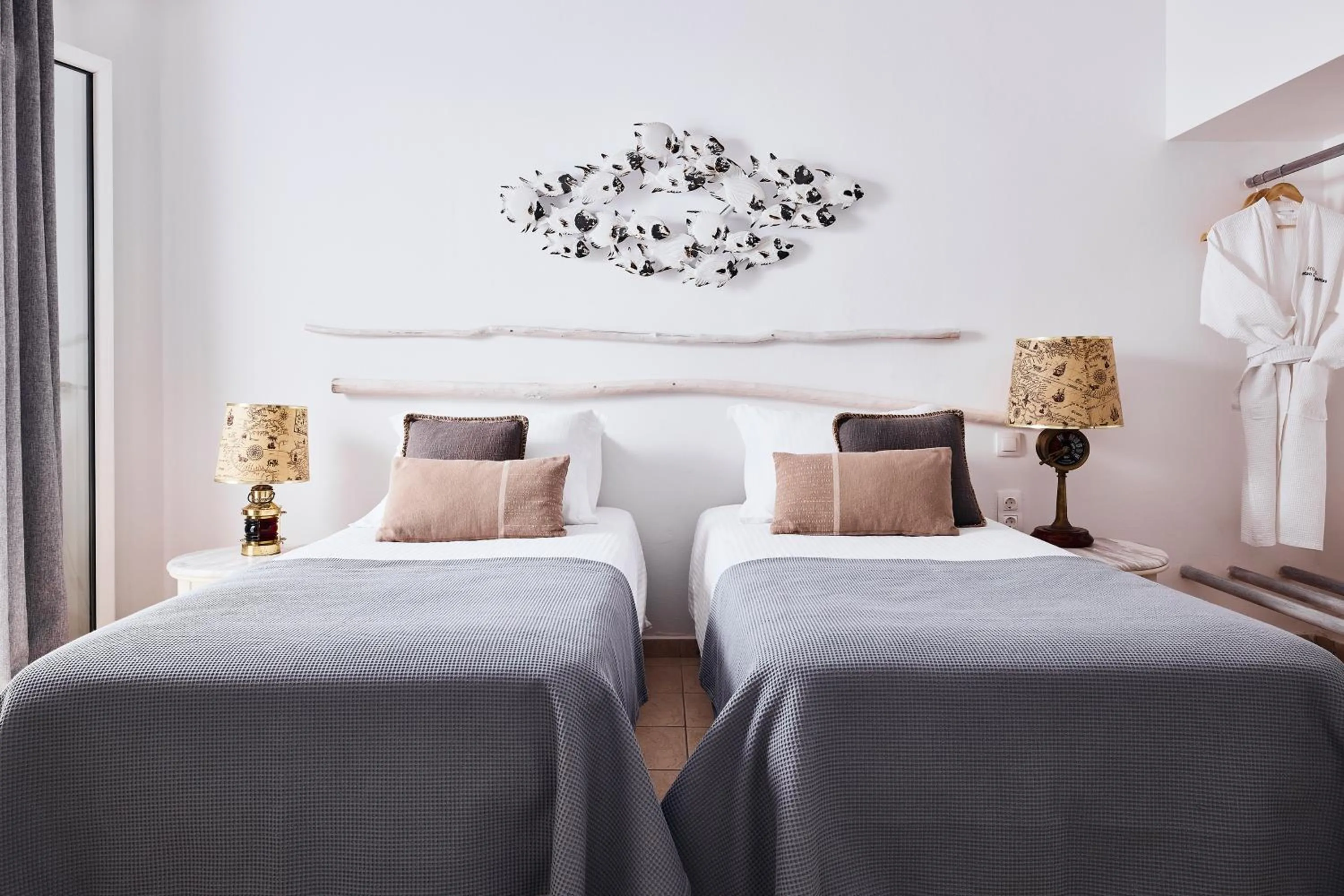 Photo of the whole room, Bed in Capetan Giorgantas