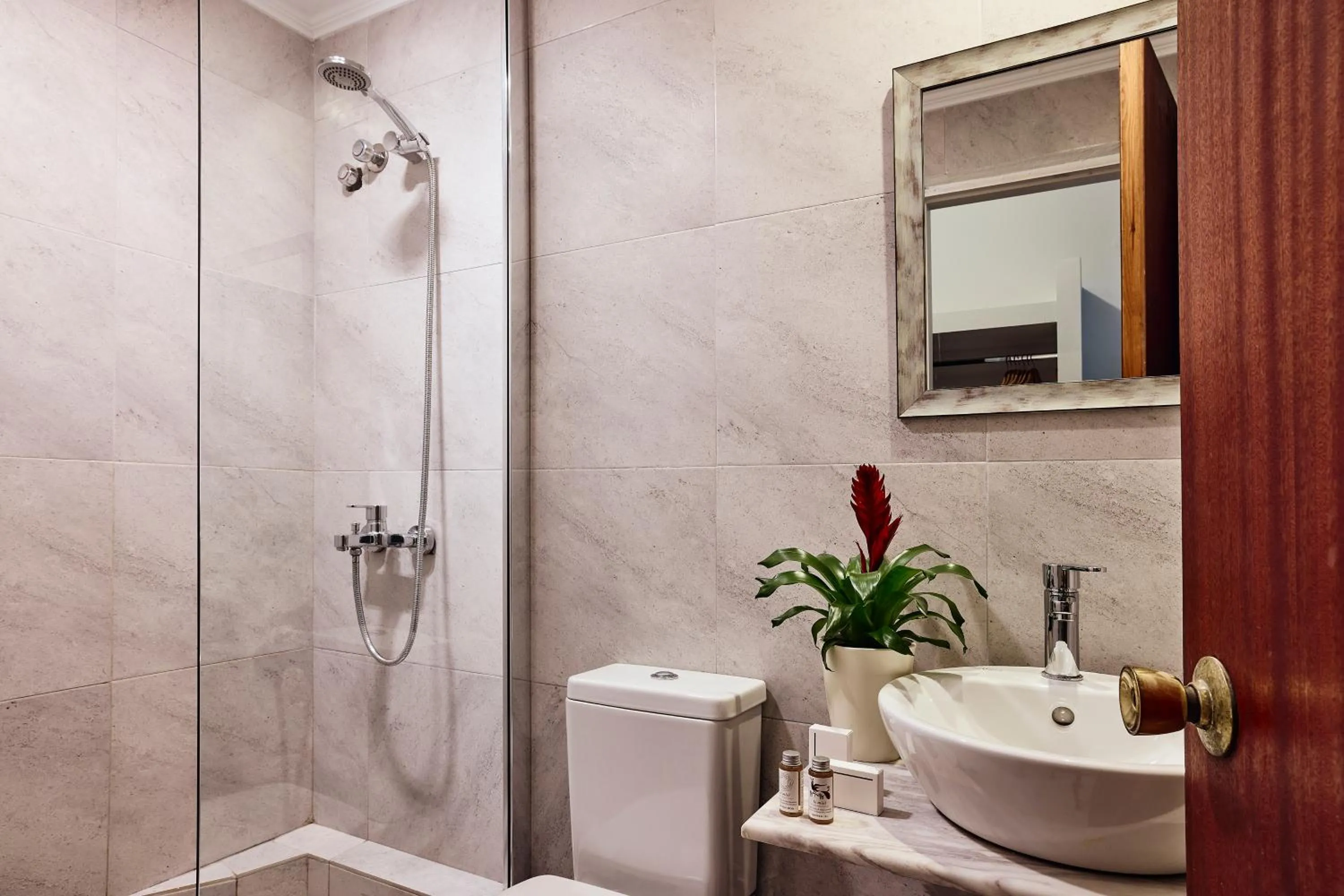 Bathroom in Capetan Giorgantas