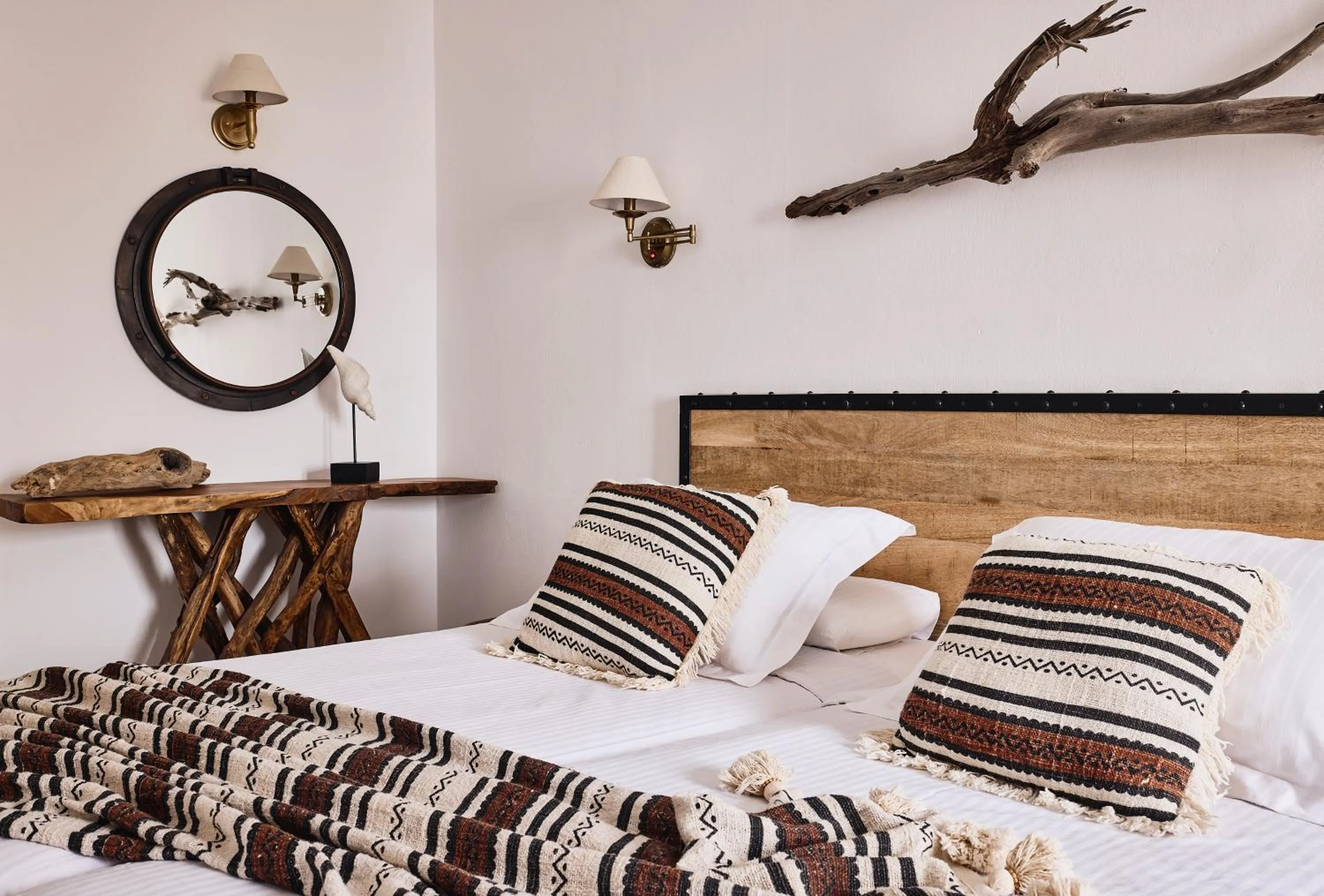 Photo of the whole room, Bed in Capetan Giorgantas