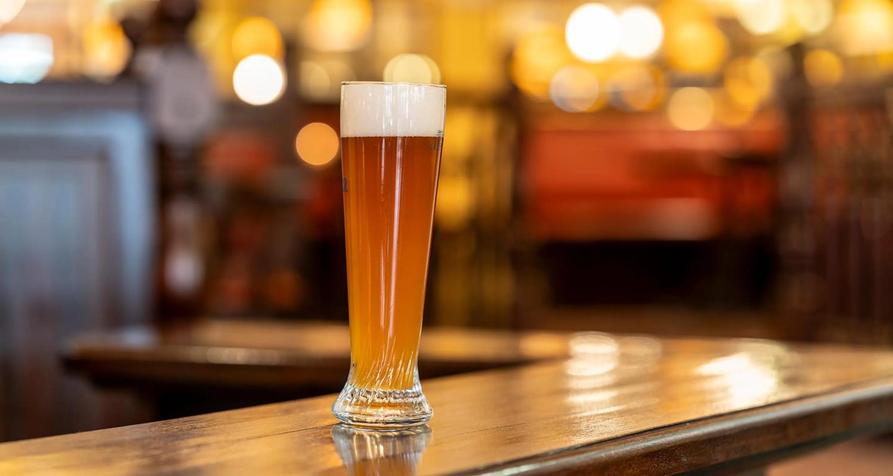 Lounge or bar in AMBER HOTEL Chemnitz Park