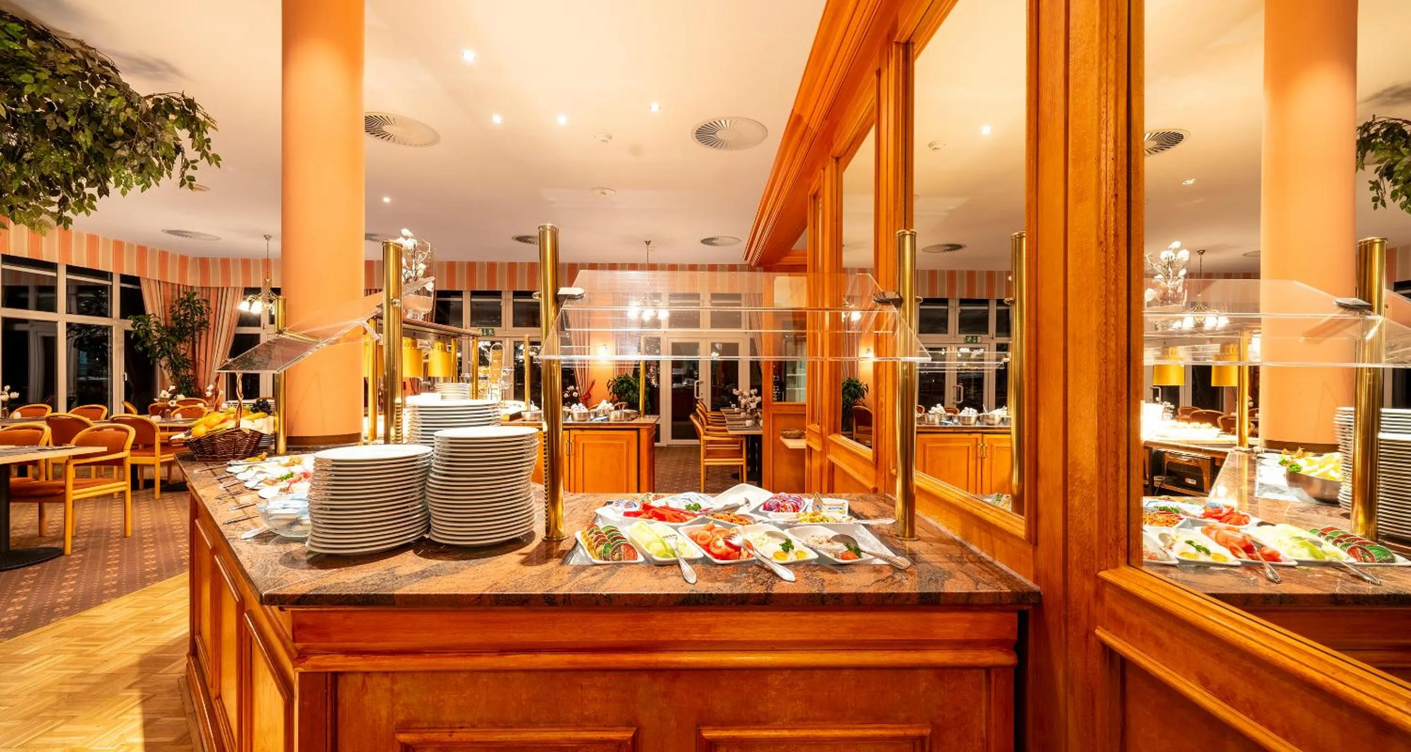 Buffet breakfast in AMBER HOTEL Chemnitz Park