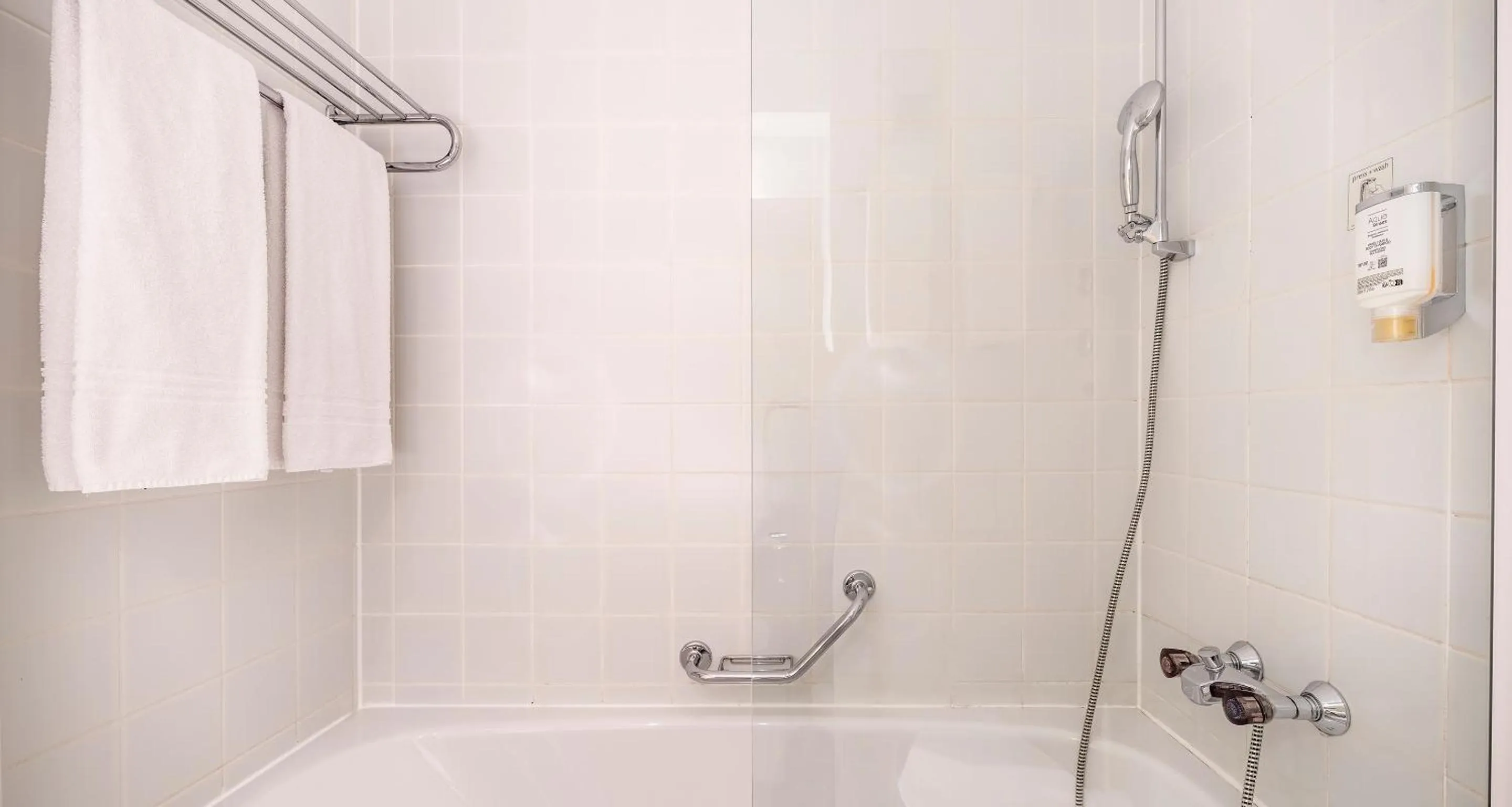 Bathroom in AMBER HOTEL Chemnitz Park