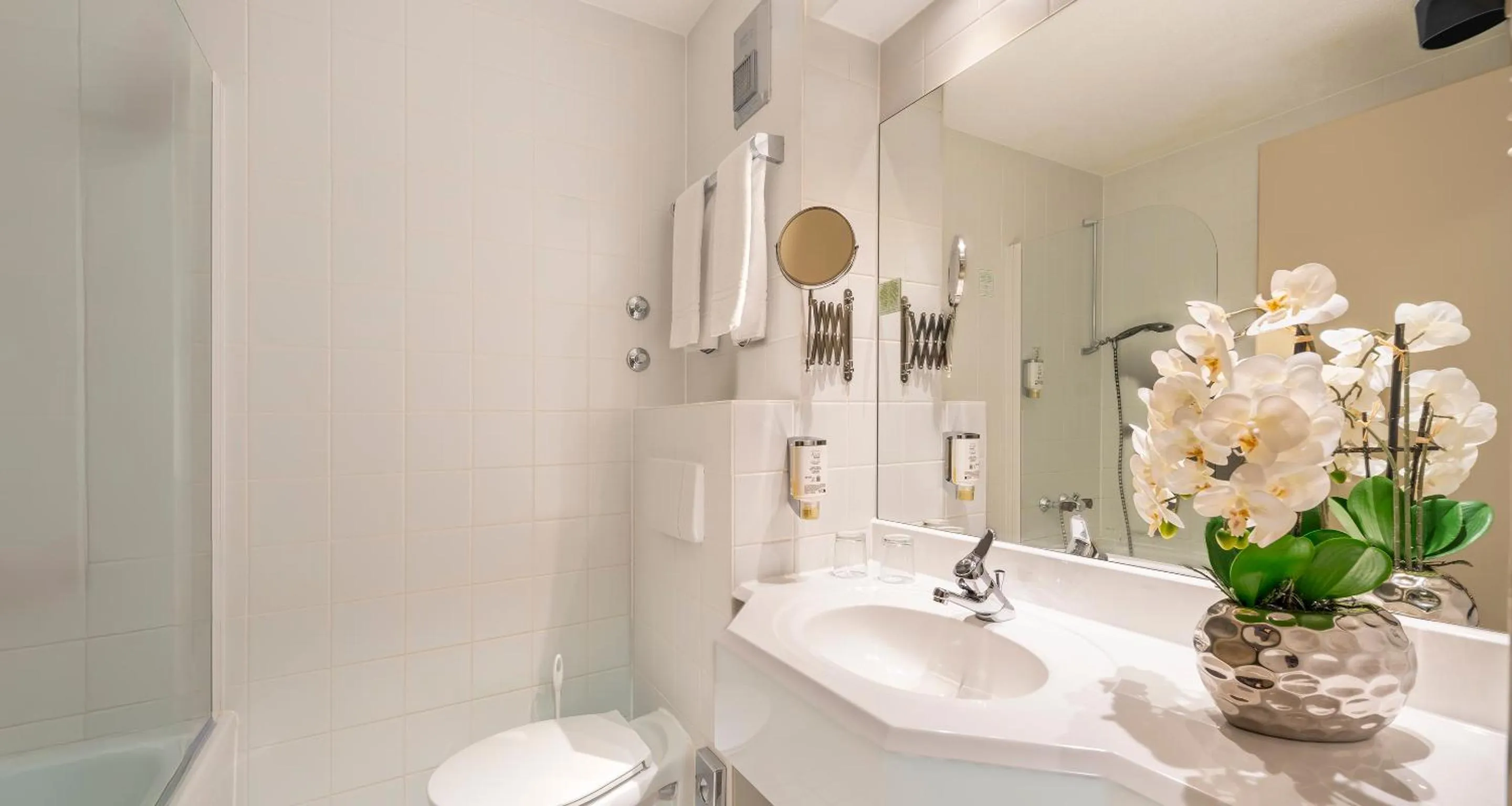 Bathroom in AMBER HOTEL Chemnitz Park