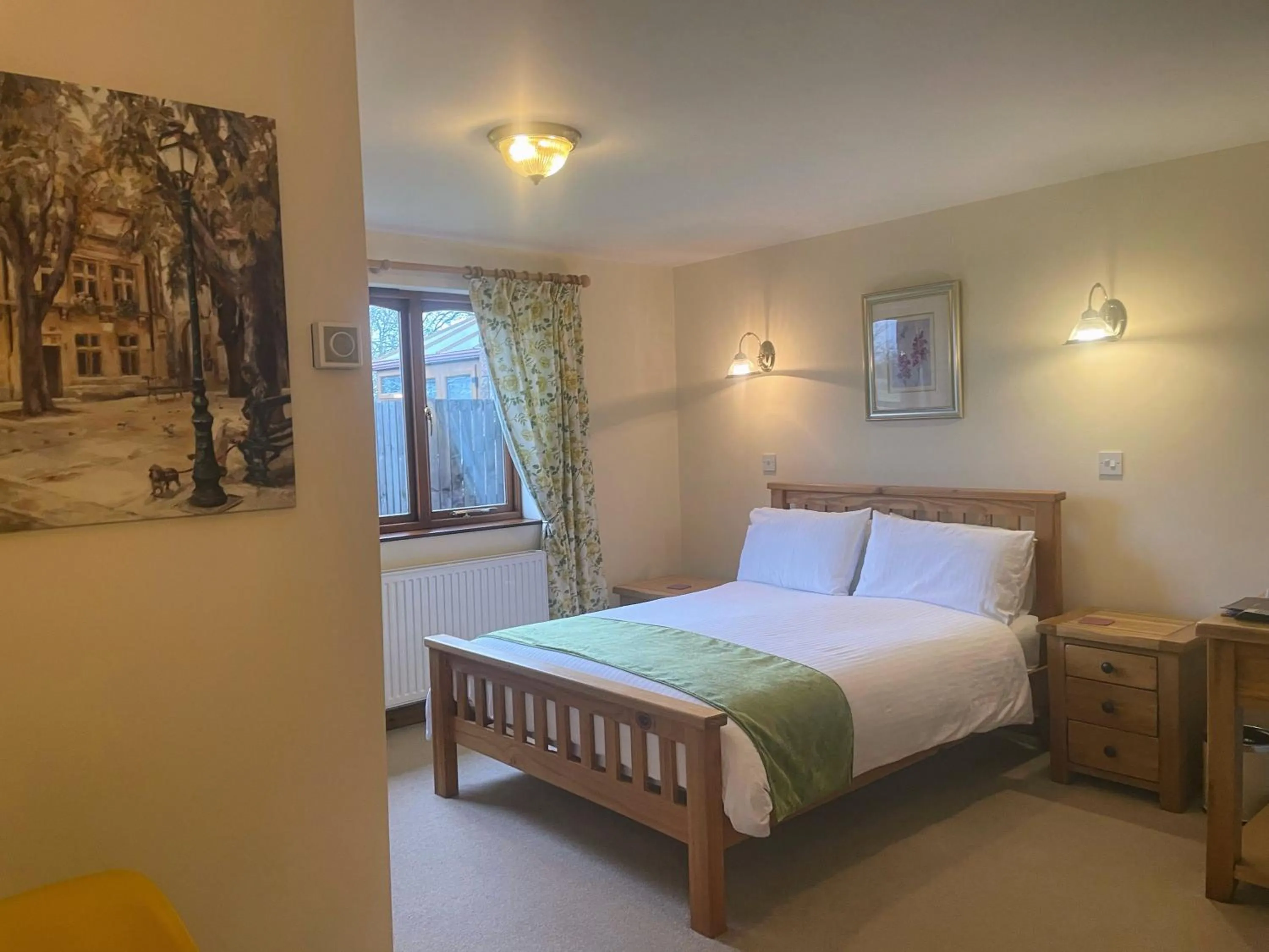 Bed in Sunset House Bed and Breakfast