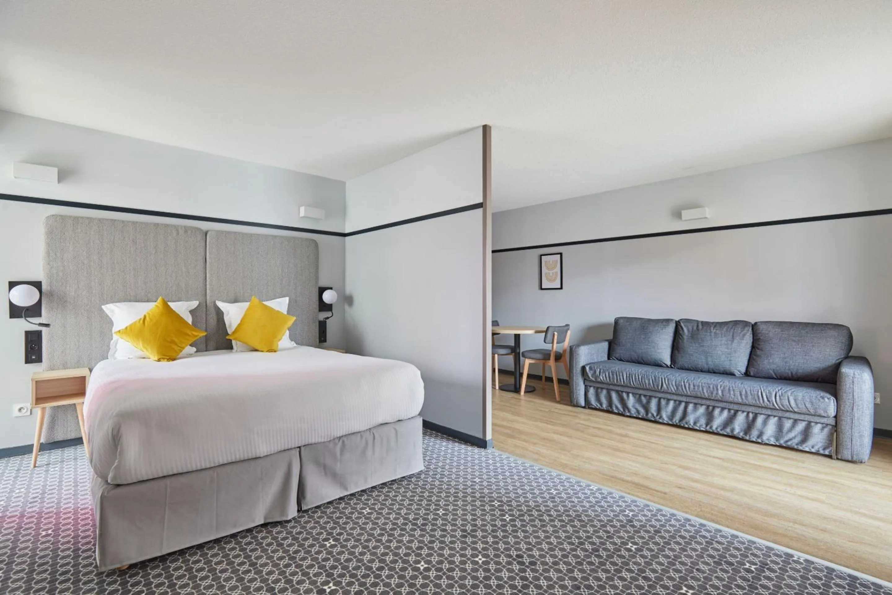 Photo of the whole room, Bed in Appart'hôtel Odalys City - Lyon Centre Confluence