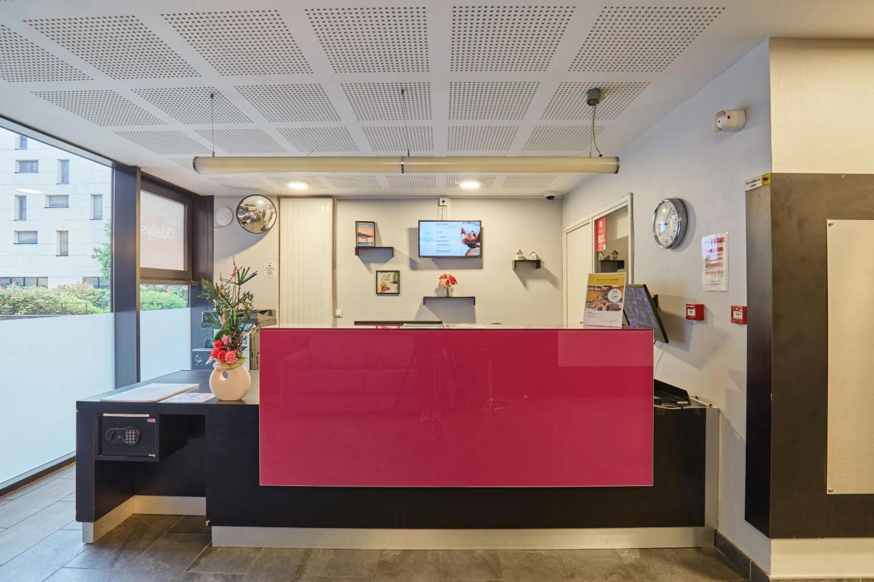 Lobby or reception in Appart'hôtel Odalys City - Lyon Centre Confluence