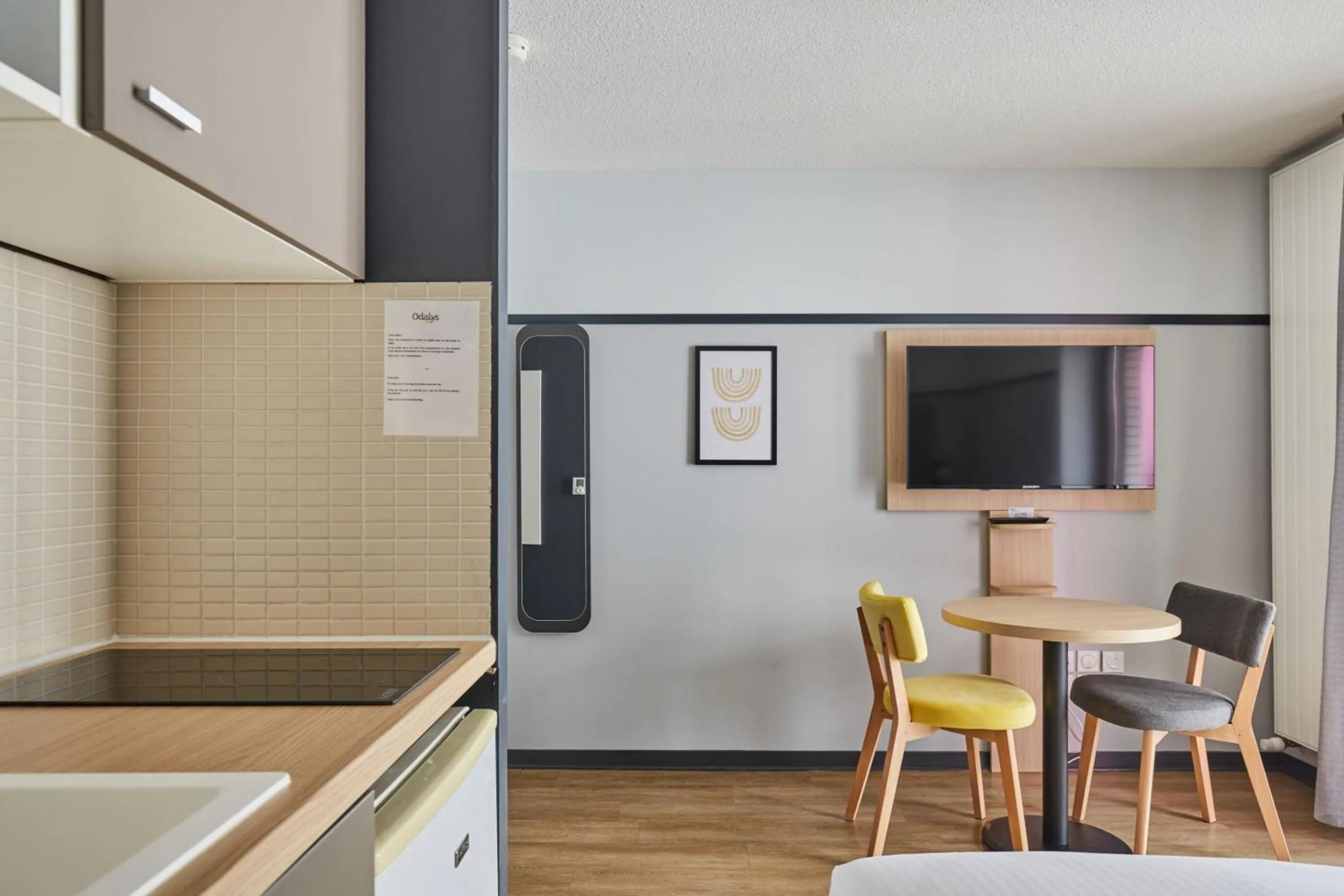 TV and multimedia in Appart'hôtel Odalys City - Lyon Centre Confluence