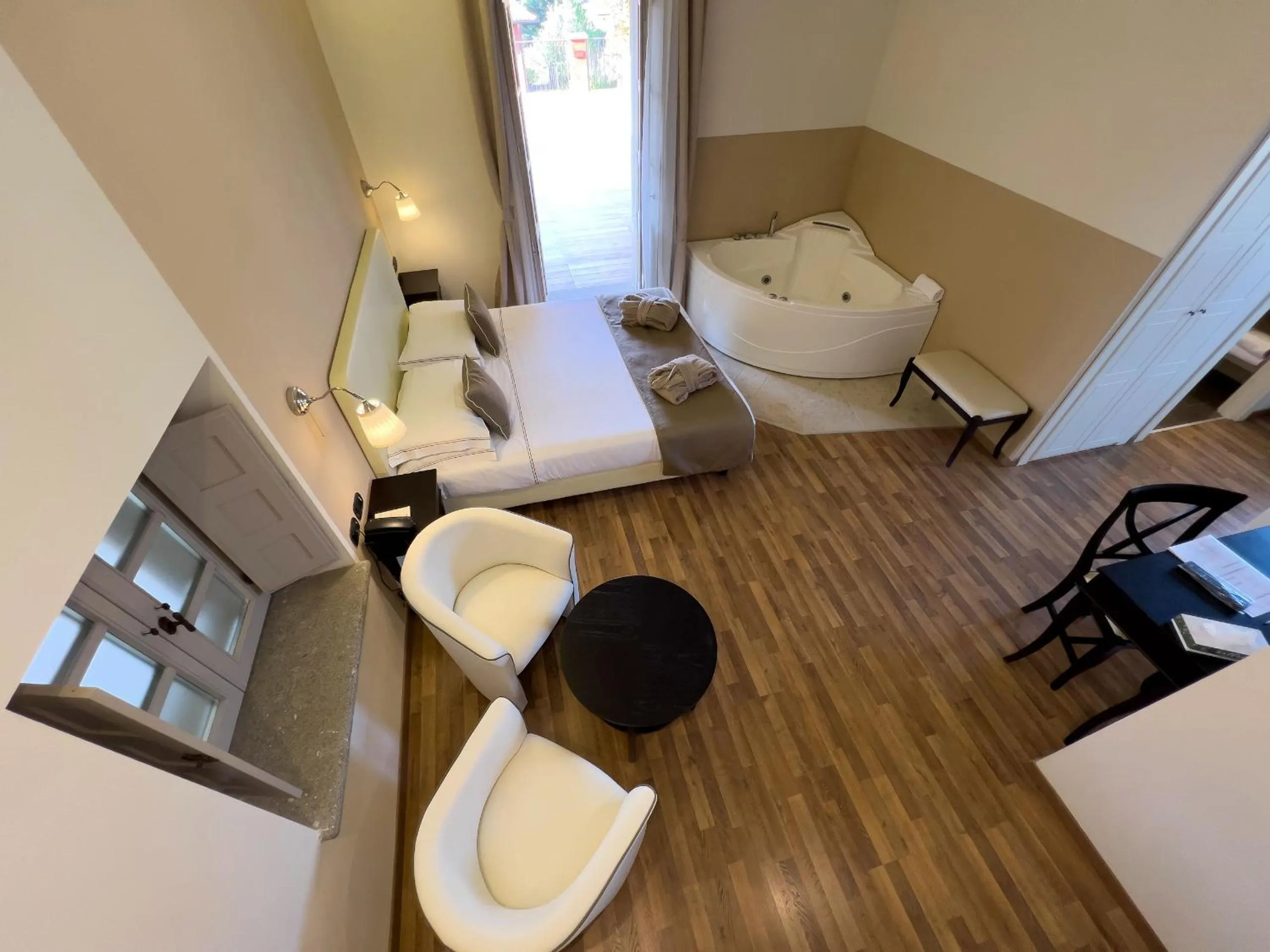 Hot Tub in Grand Hotel Impero - Wellness & Exclusive SPA