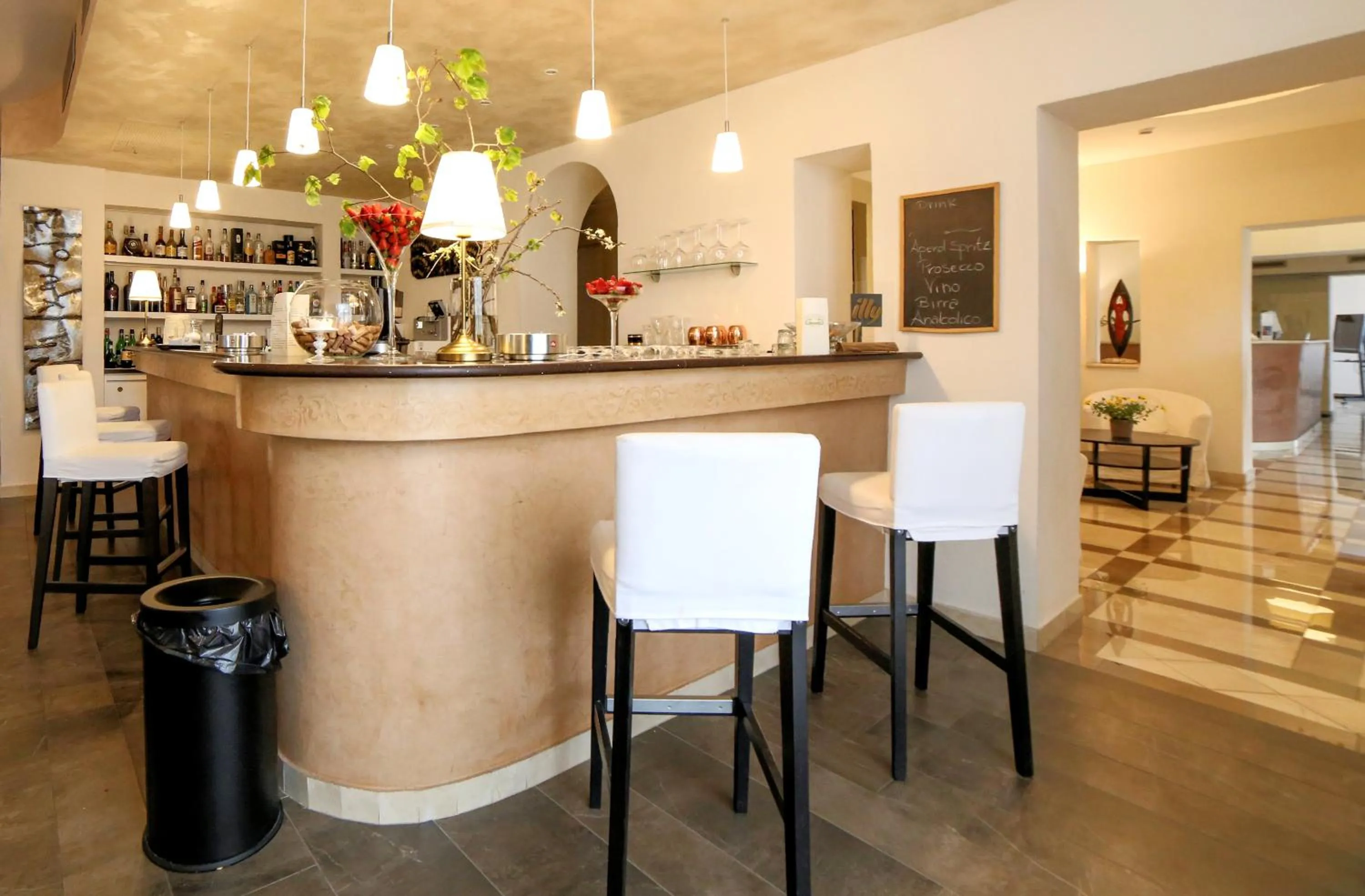 Lounge or bar in Grand Hotel Impero - Wellness & Exclusive SPA