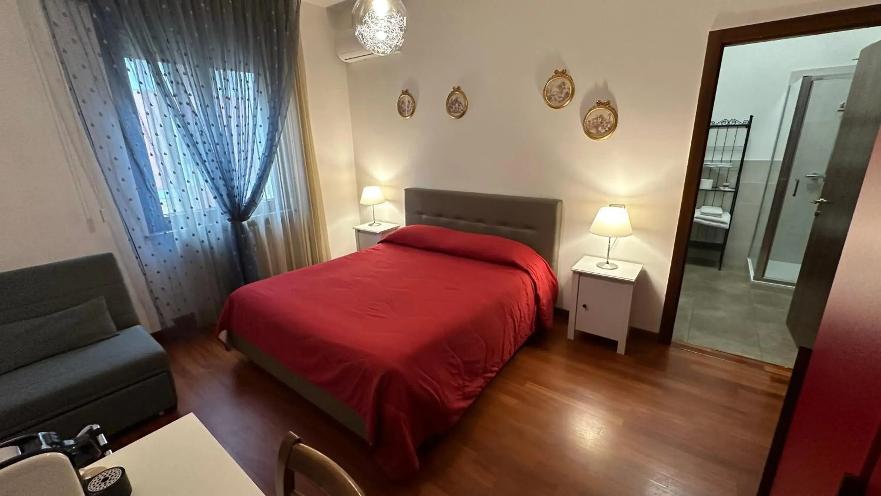 Double Room with Private Bathroom in 10 Minutes B&B Bed & Breakfast Double Room with Private Bathroom in 10 Minutes B&B Bed & Breakfast