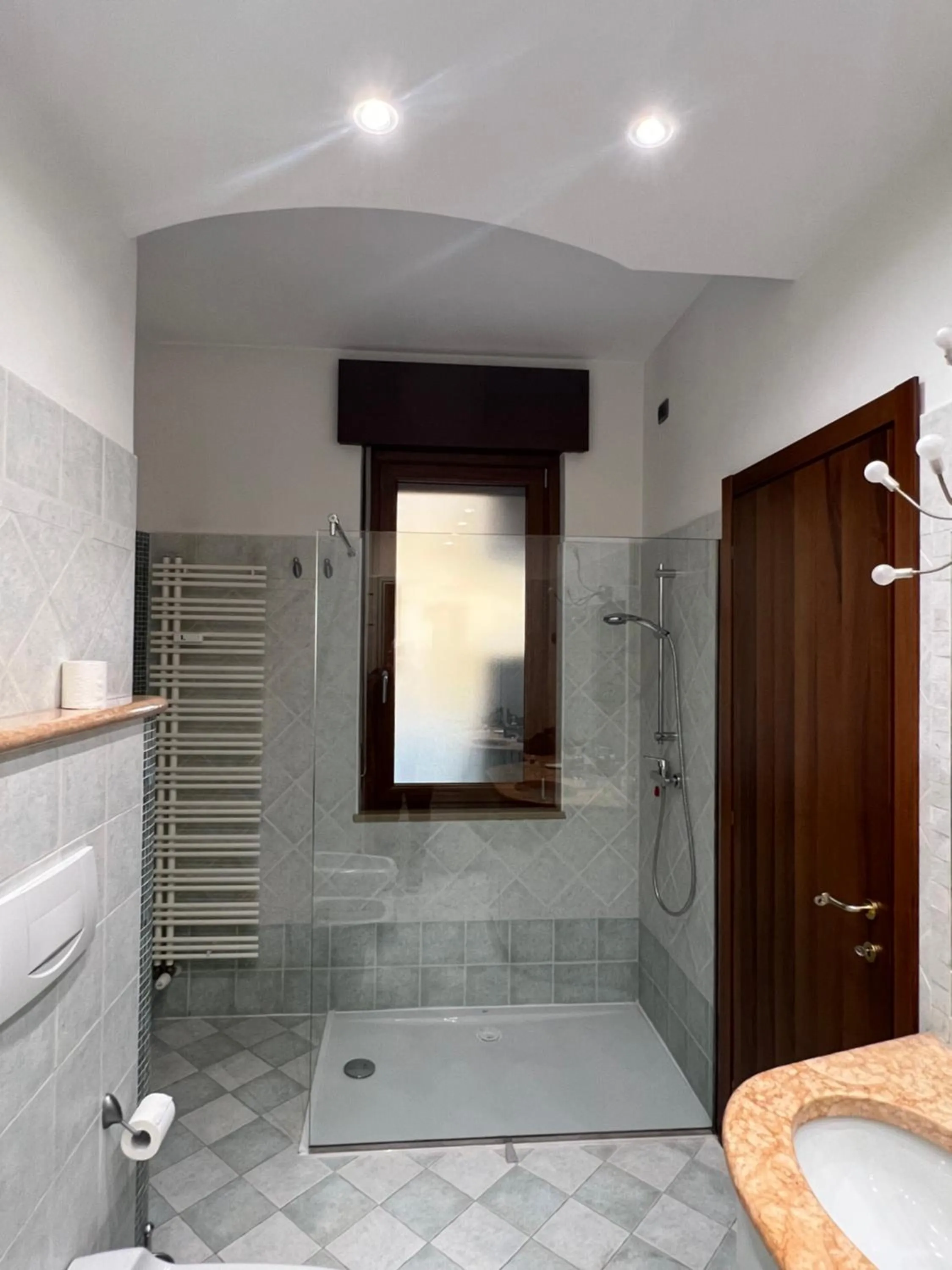 Shower in 10 Minutes B&B Bed & Breakfast