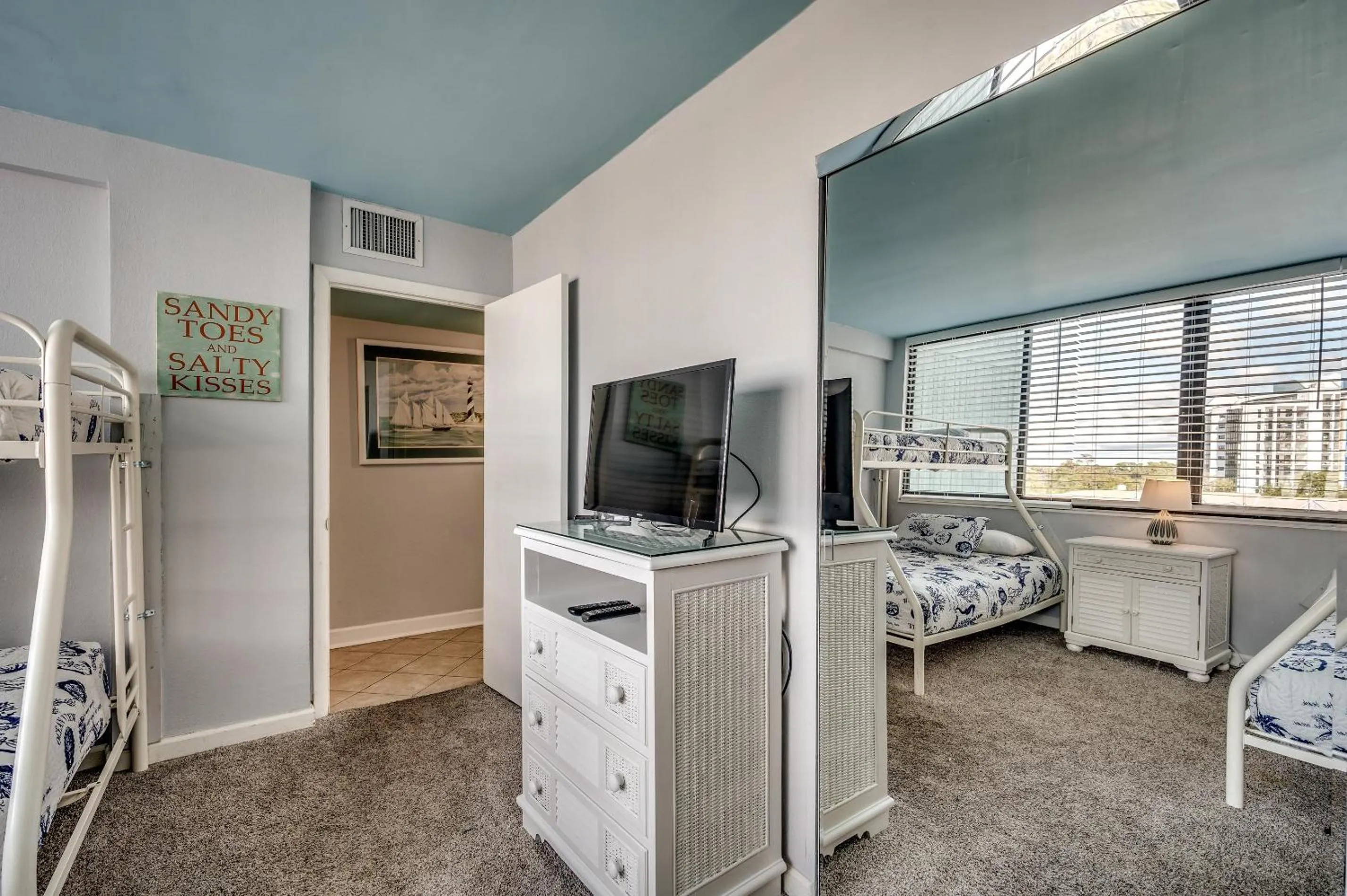 Bed in Carolina Dunes - 506