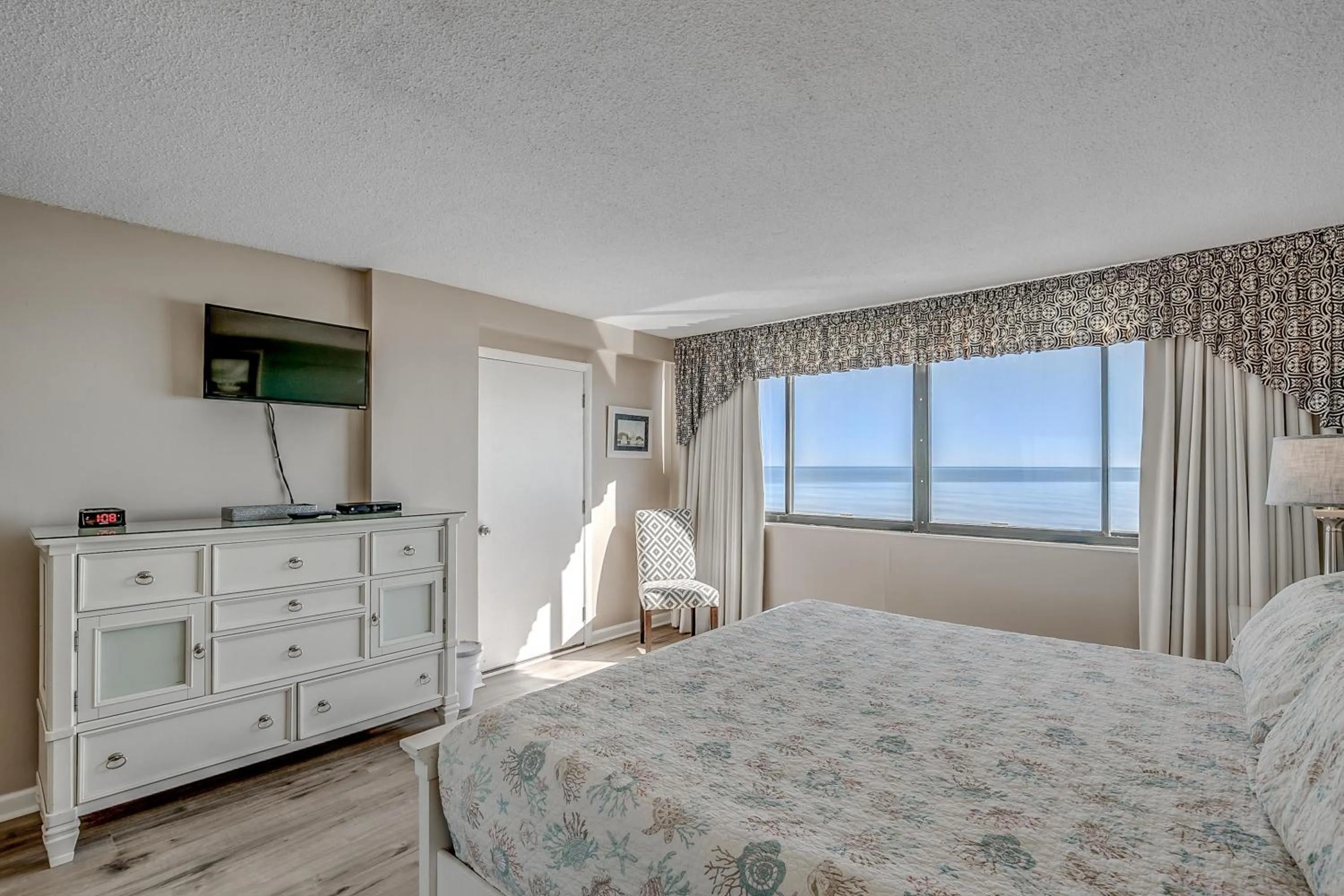 Bed in Carolina Dunes - 404