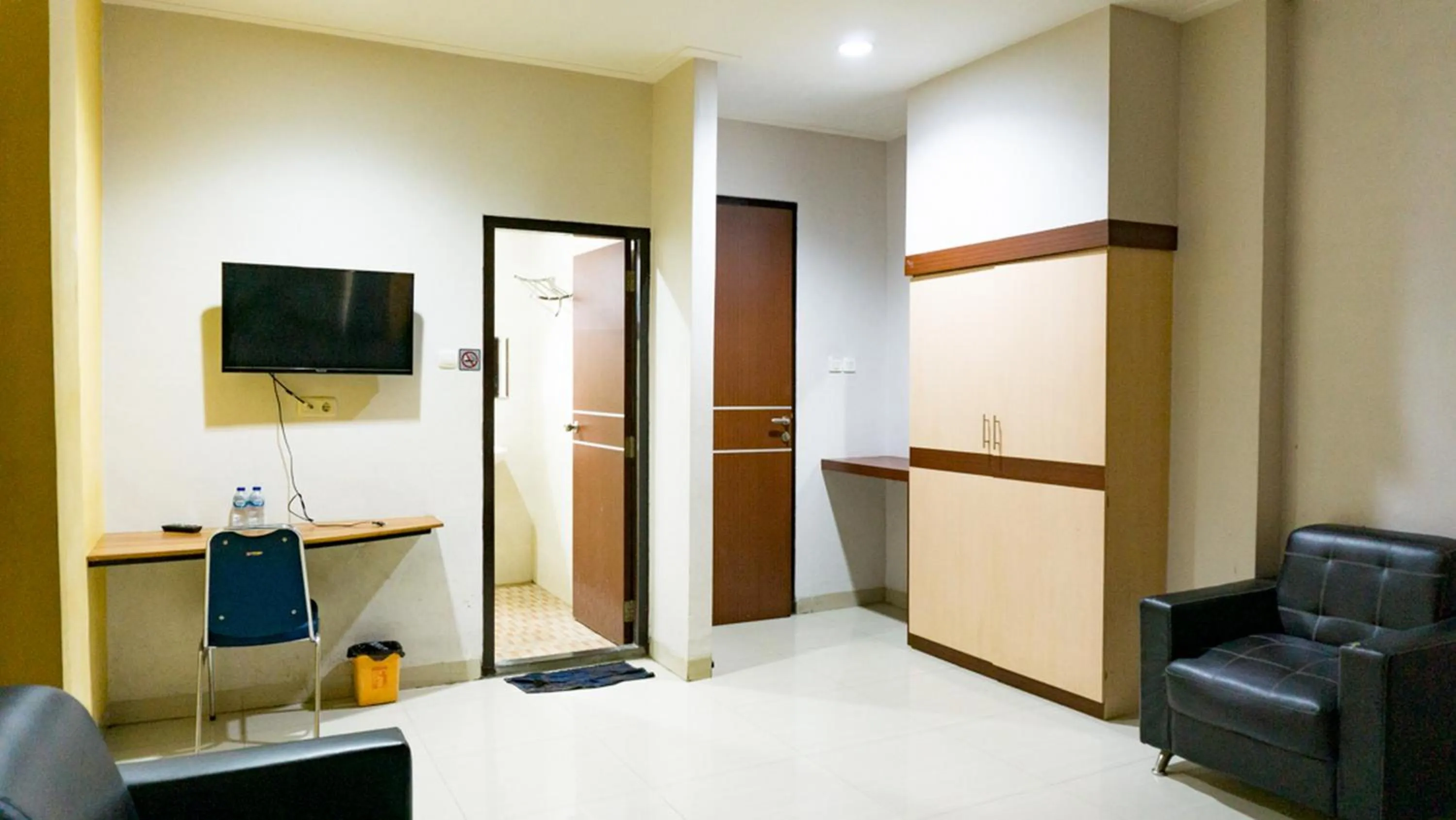 Bed in RedDoorz near Pelabuhan Jayapura