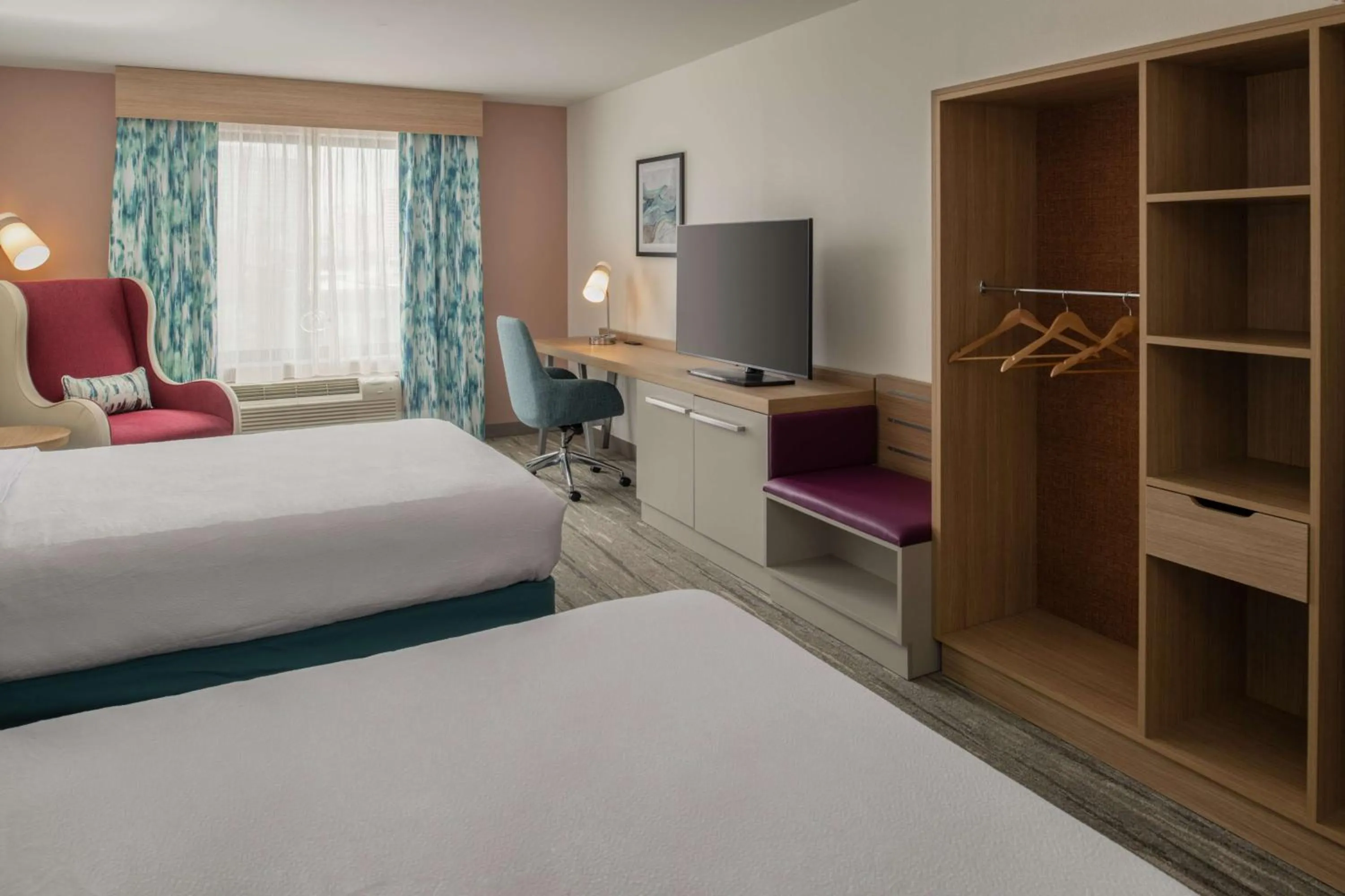 Bedroom, Bed in Hilton Garden Inn Tacoma Downtown