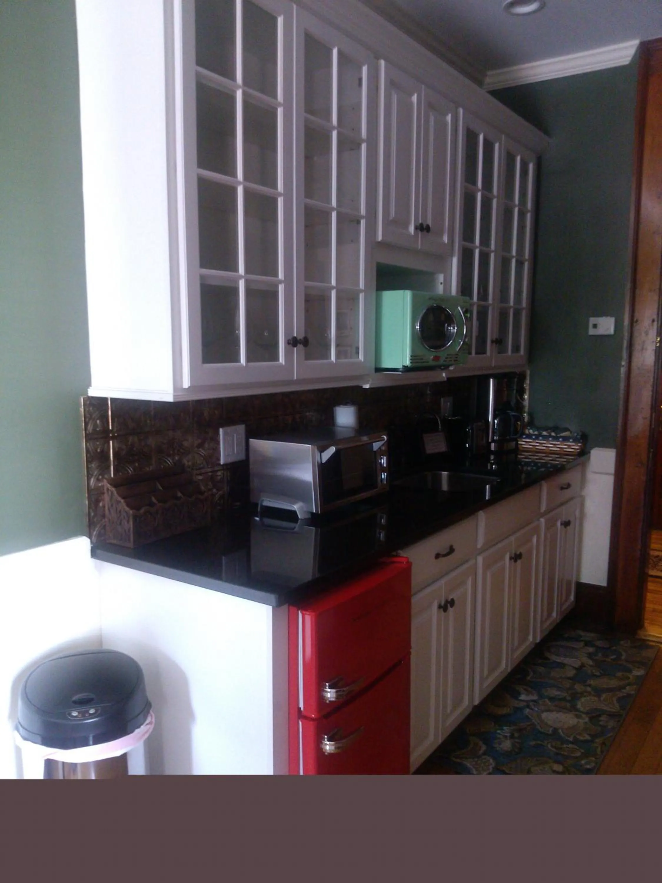 Kitchen or kitchenette in Firehouse Inn