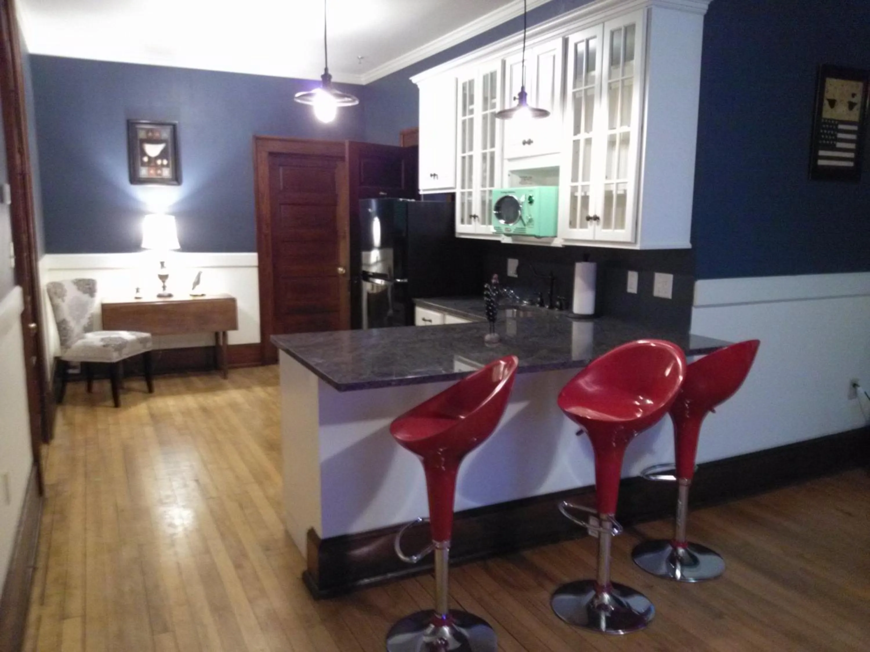 Kitchen or kitchenette in Firehouse Inn